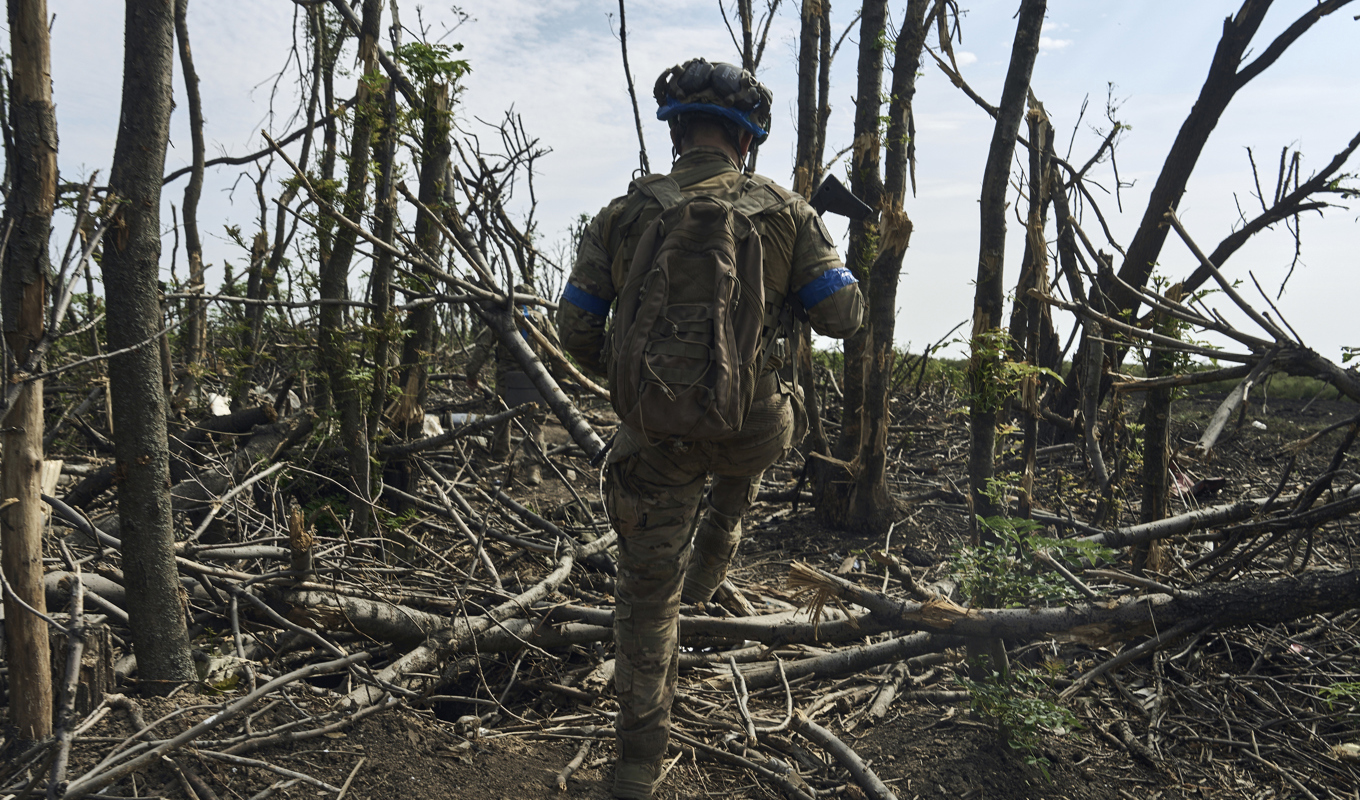 En ukrainsk soldat i Bachmut. Arkivbild. Foto: Libkos/AP/TT