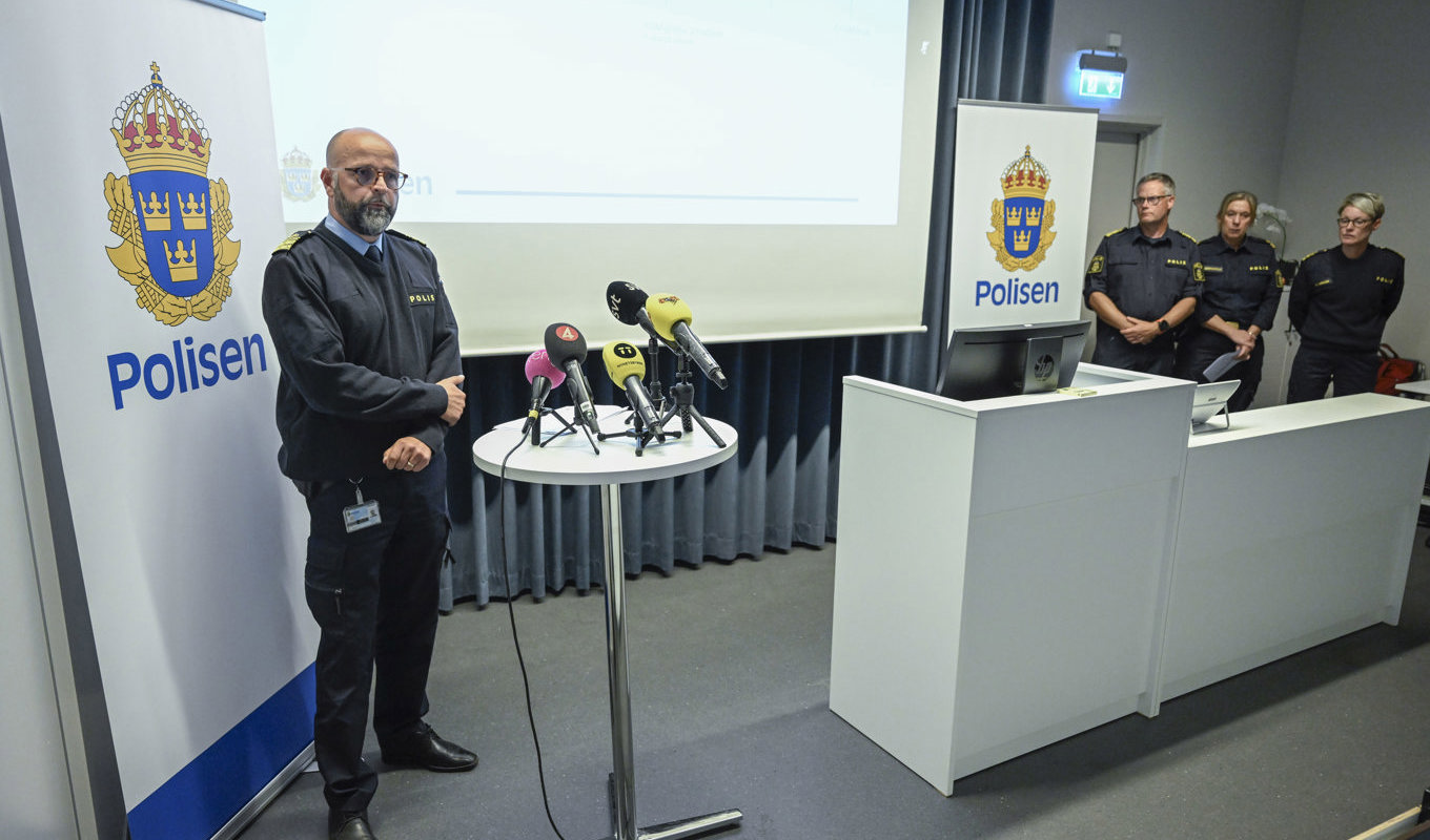 Andreas Pallinder, chef för utredningssektionen i Uppsala, under pressträffen. Foto: Jessica Gow/TT