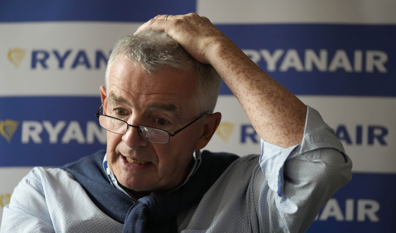 Ryanair, med chefen Michael O'Leary, måste dra in flygningar på grund av försenade flygplansleveranser. Arkivbild Foto: Frank Augstein AP/TT