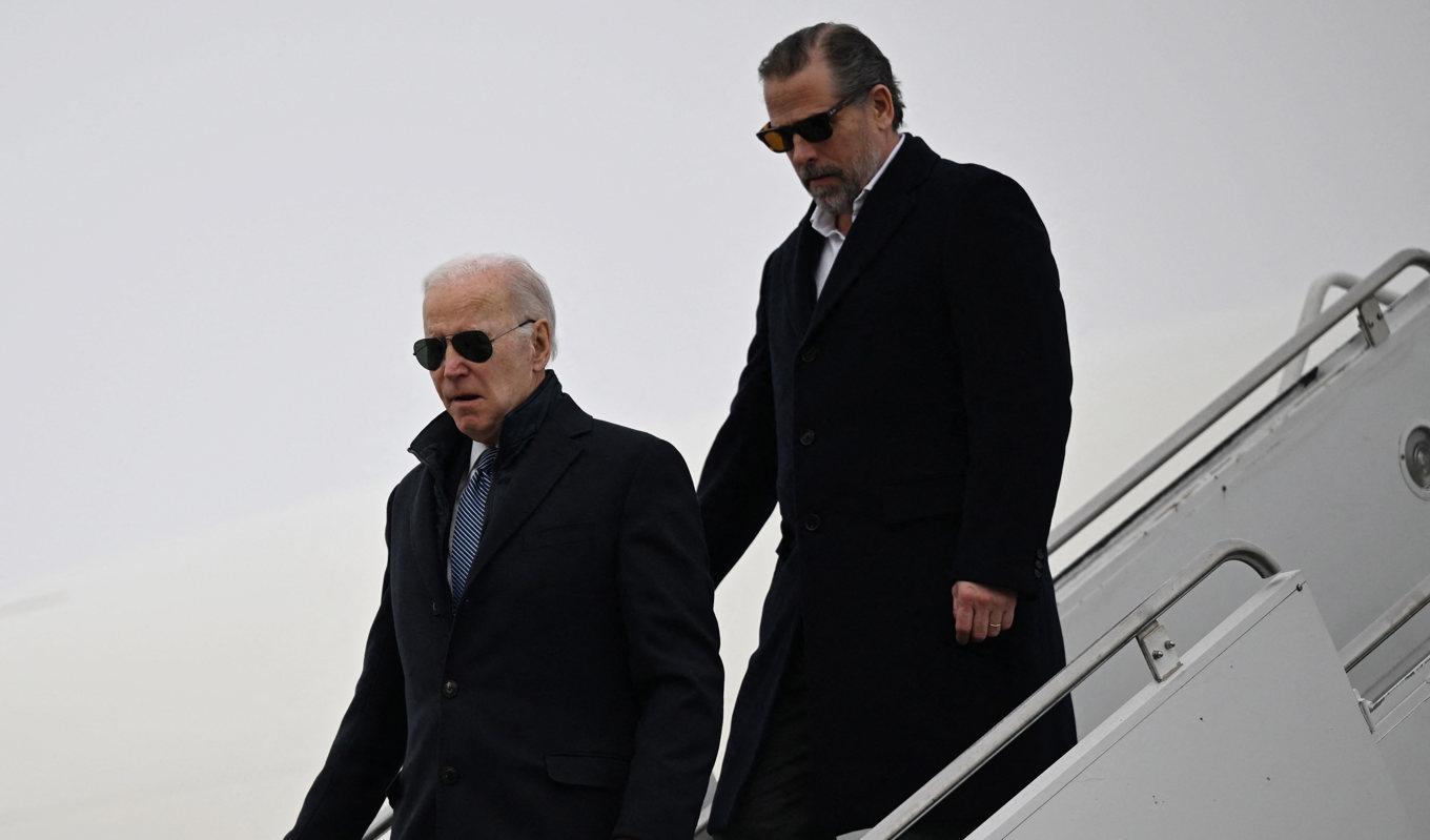 Joe Biden anklagas för att ha varit delaktig i sonen Hunter Bidens affärer. Foto: Andrew Caballero-Reynolds/Getty Images