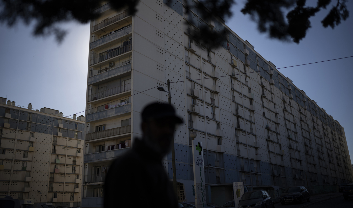 Bostadsområdet Marine Bleue i norra Marseille är ett av de som har drabbats hårt av gängvåldet. Arkivbild. Foto: Daniel Cole/AP/TT