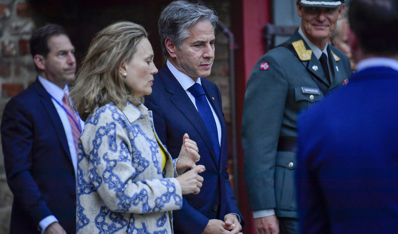 USA:s Natoambassadör Julianne Smith tillsammans med utrikesminister Antony Blinken vid ett möte i Oslo tidigare i år. Arkivfoto. Foto: Rodrigo Freitas/NTB/TT