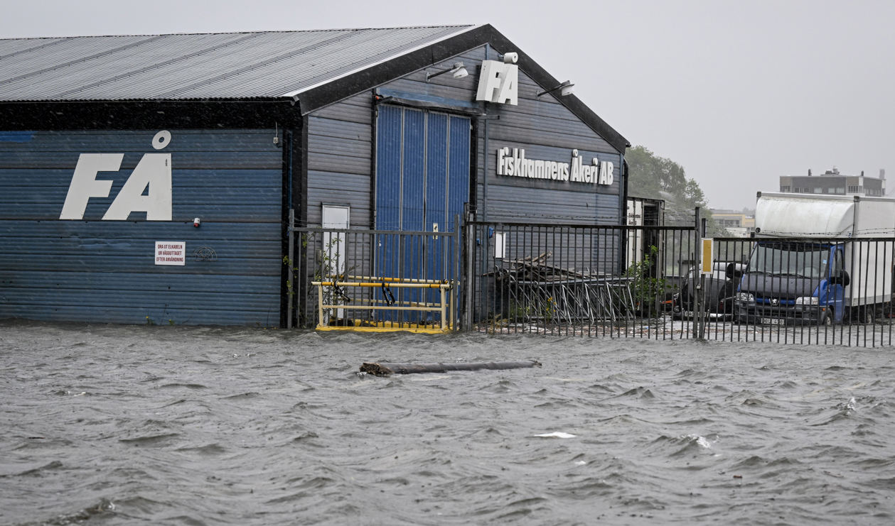 Under ovädret Hans i augusti drabbades många av översvämning. Här en bild från Fiskhamnen i Göteborg den 8 augusti. Foto: Björn Larsson Rosvall/TT