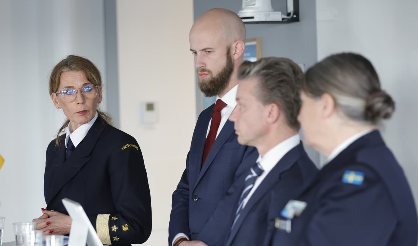 Försvarsminister Pål Jonsson (M) håller en pressträff tillsammans med bland annat Carl-Oskar Bohlin (M), minister för civilt försvar. Foto: Adam Ihse / TT