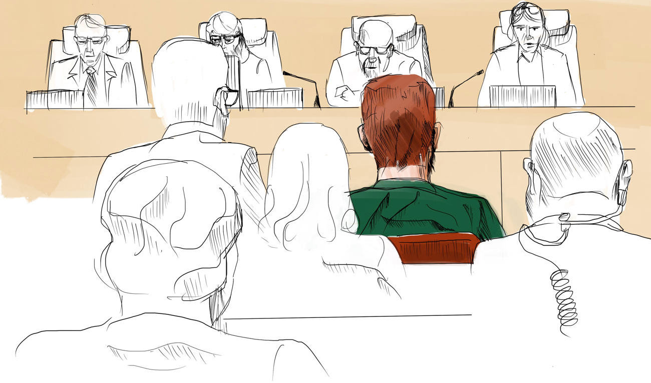 21-åringen tecknad under huvudförhandlingen som hölls i en säkerhetssal i Attunda tingsrätt i Sollentuna. Foto: Johan Hallnäs/TT