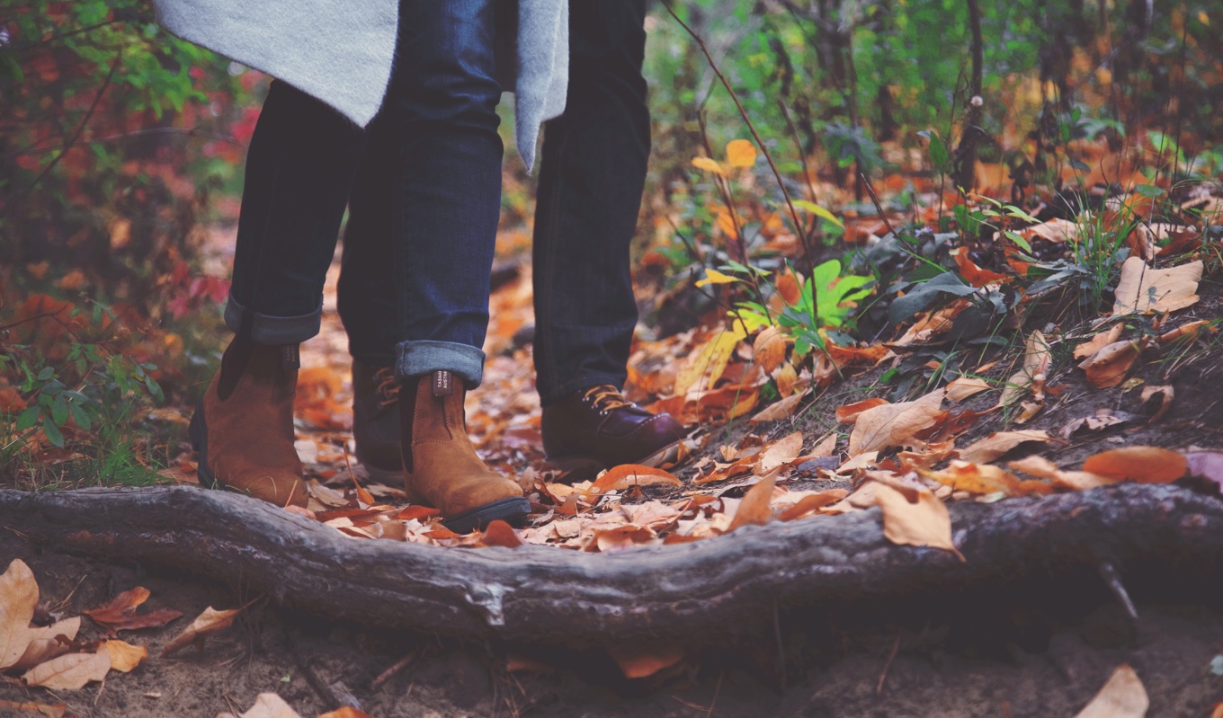 “Fötterna får träning när man går”, berättar ortopedteknikern Stefan Åberg, så stärk fötterna genom promenader på varierat underlag. Foto: Takahiro Sakamoto