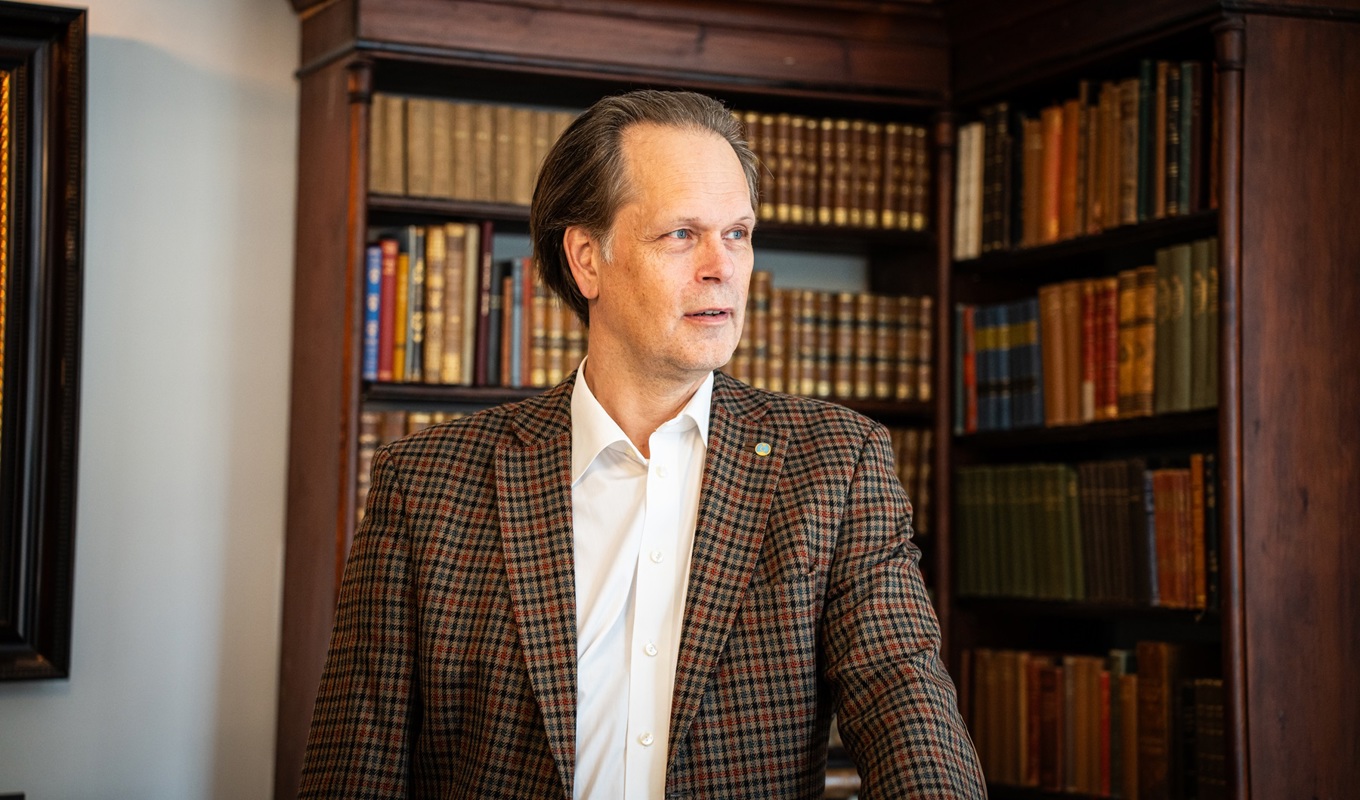 Dirigent Patrik Ringborg är tillbaka i Sverige efter 30 år i Tyskland. Med sig har han erfarenheter som ger perspektiv på svenskt kulturliv. Foto: Sofia Drevemo