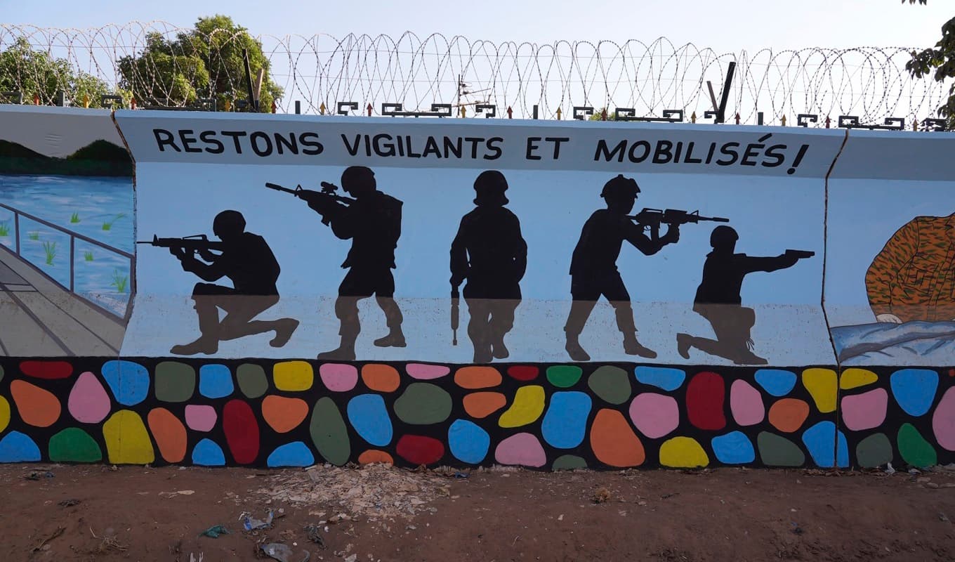 En väggmålning i Ouagadougou, Burkina Faso. Arkivbild. Foto: AP/TT