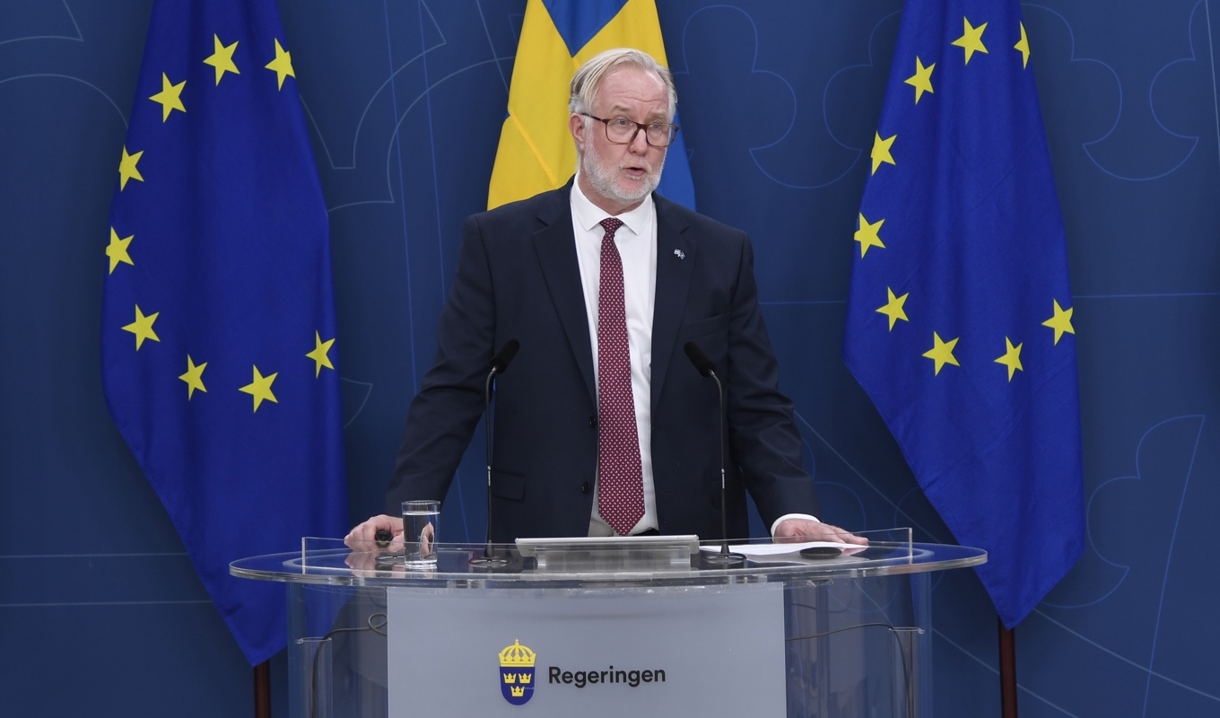 Johan Pehrson och Liberalerna vill driva på för att kronan ska bytas ut mot euron. Arkivbild. Foto: FREDRIK SURELL/TT