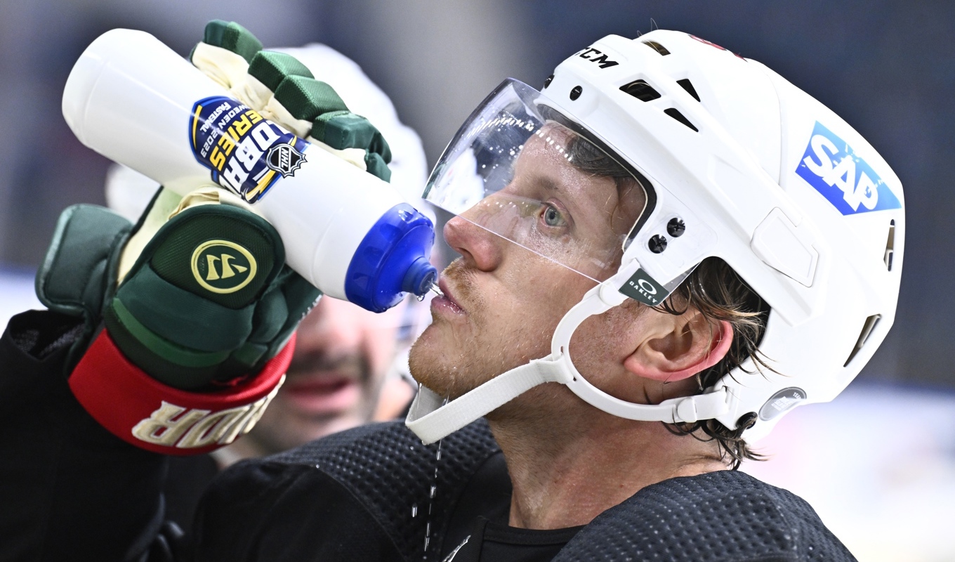 Jonas Brodin under Minnesotas träning i Stockholm. Foto: Claudio Bresciani/TT