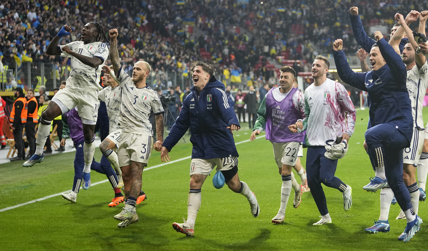 Italien säkrade en EM-plats mot Ukraina i måndags, men de regerande Europamästarna är lågt seedade inför lottningen. Foto: Martin Meissner/AP/TT