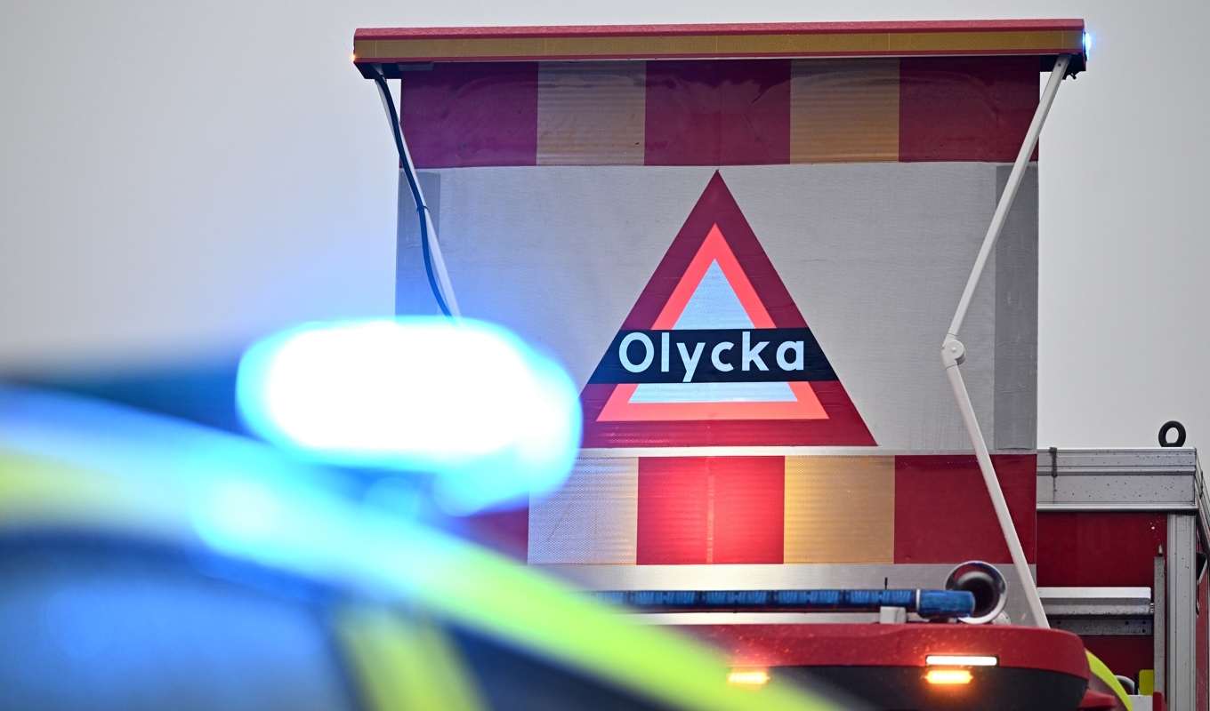 En man sitter fast efter att ha ramlat ner i en bergtäkt. Foto: Johan Nilsson/TT