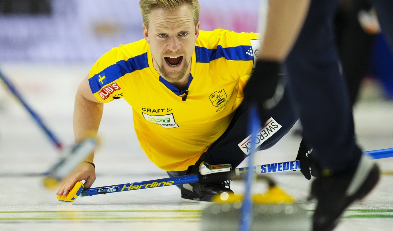 EM-semifinalen mot Italien blev en rysare för lag Niklas Edin. Arkivbild. Foto: Sean Kilpatrick/AP/TT