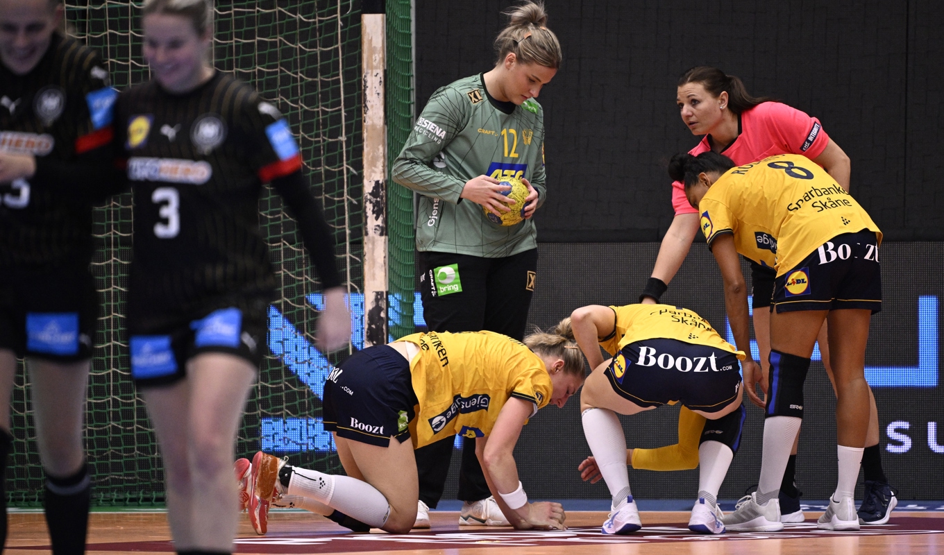 Sveriges Linn Blohm skadade vänsterfoten. Foto: Johan Nilsson / TT