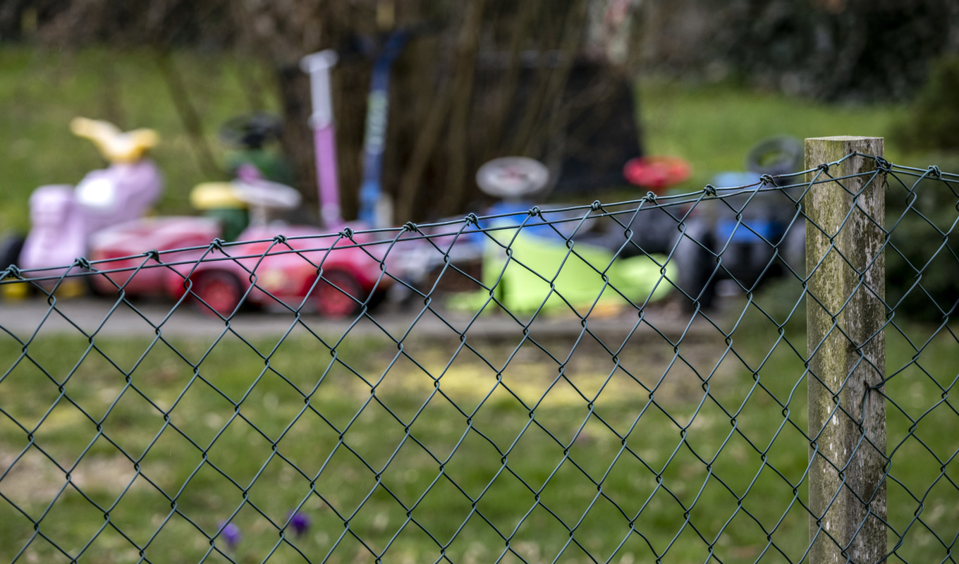 Flickan i Eslöv som skadades av frätande ättika levde i en familj som enligt åklagaren var isolerad, utan större kontakt med övrig familj, vänner eller andra. Arkivbild. Foto: Johan Nilsson/TT