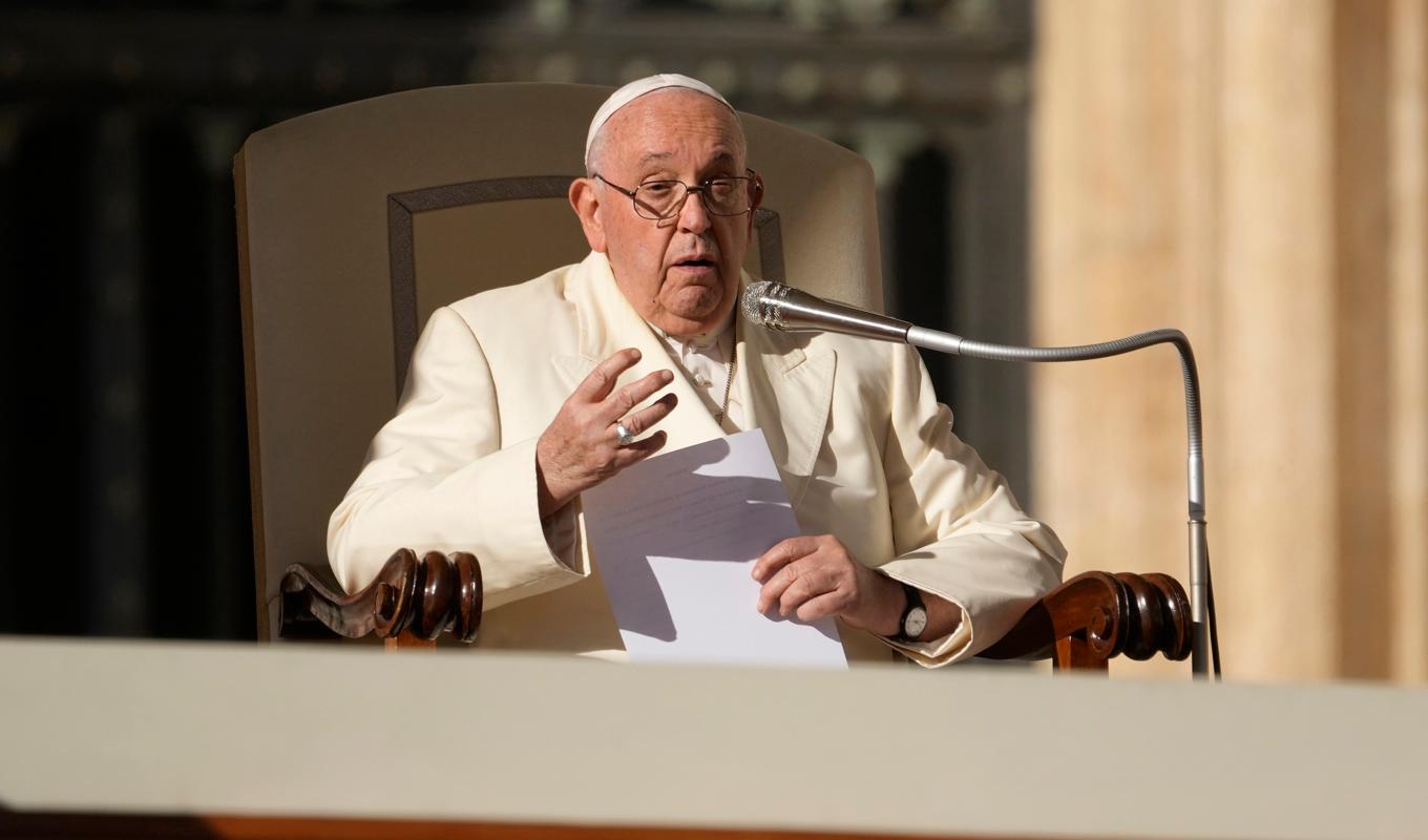 Påven vid sin veckoliga audiens på Sankt Peterstorget i Vatikanstaten. Bilden är tagen 22 november. Foto: Andrew Medichini/AP/TT
