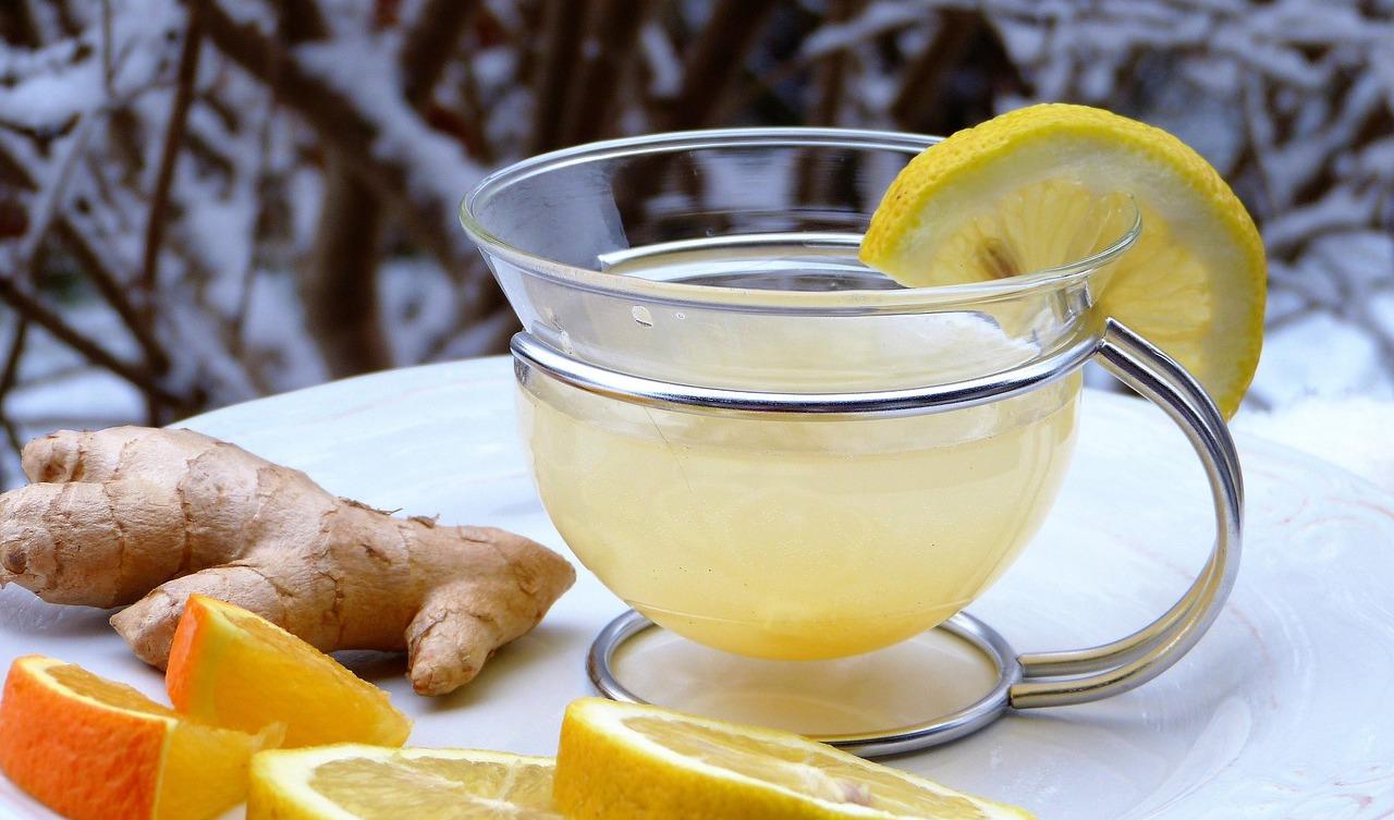 Te med bland annat ingefära och citron ger energi och värmer när det blir kallt. Foto: Silvia