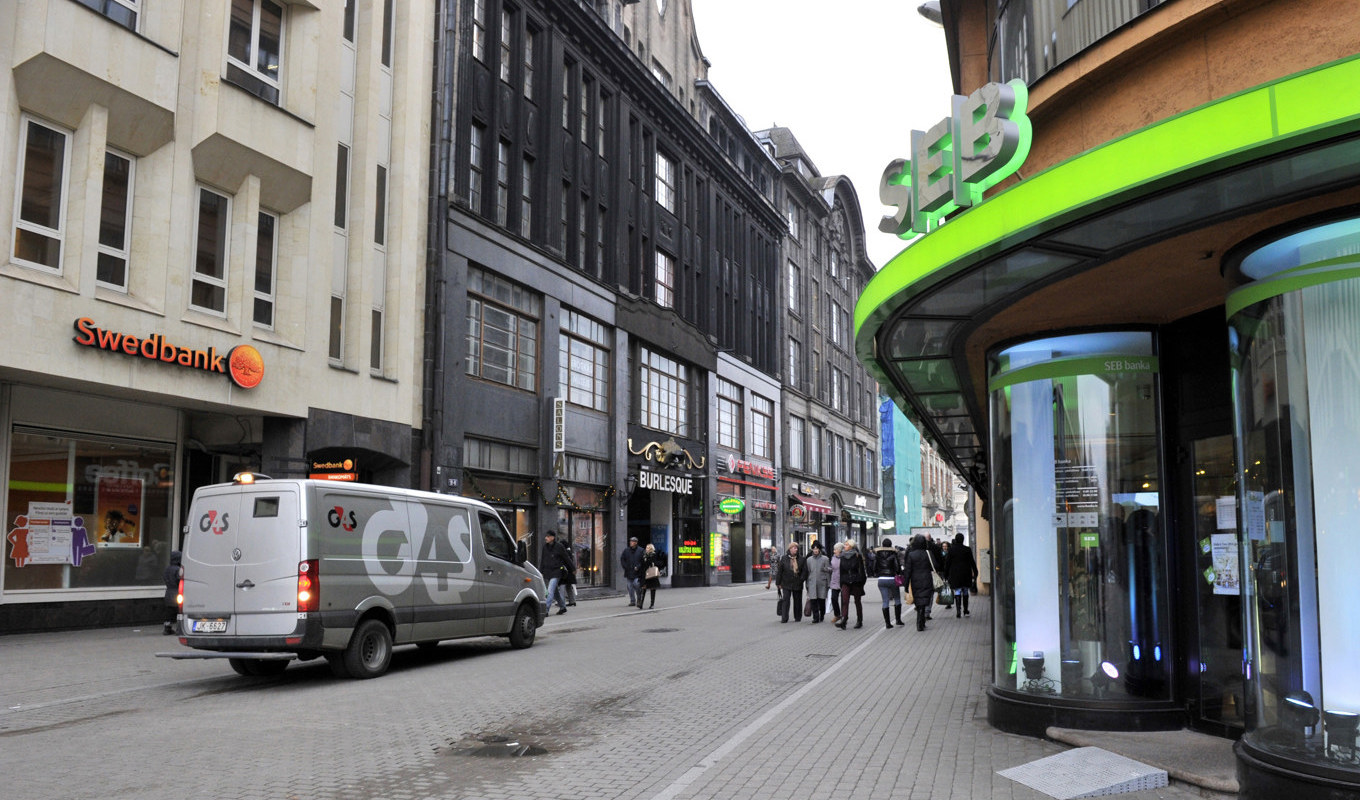 SEB och Swedbank är branschledande på finansmarknaden i Lettland. Arkivbild Foto: Roman Koksarov AP/TT