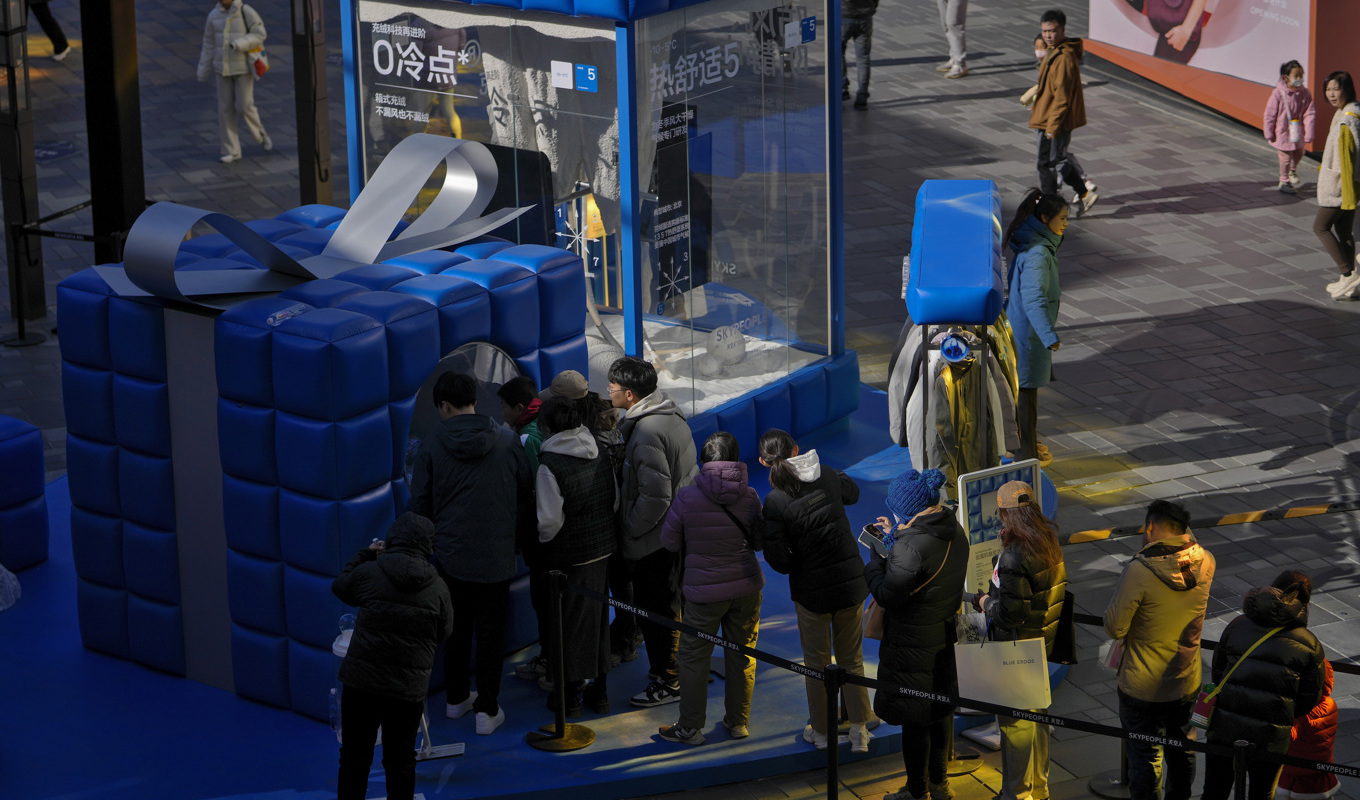 Prisfallen i Kina sker i samband med att konsumenternas och företagens efterfrågan försvagats. Arkivbild. Foto: Andy Wong/AP/TT