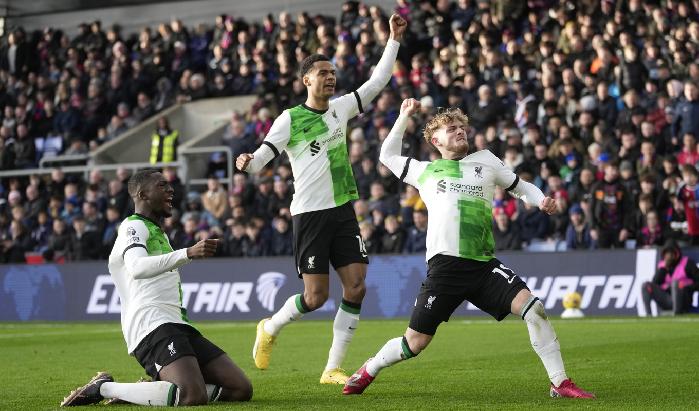 Liverpools Harvey Elliott (till höger). Foto: Kin Cheung/AP/TT