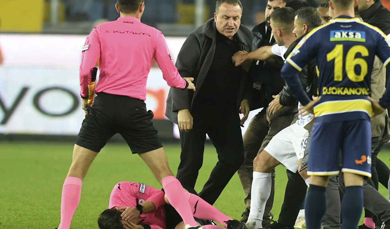 Fifa fördömer domarattacken i den turkiska ligan. Foto: Depo Photos/TT