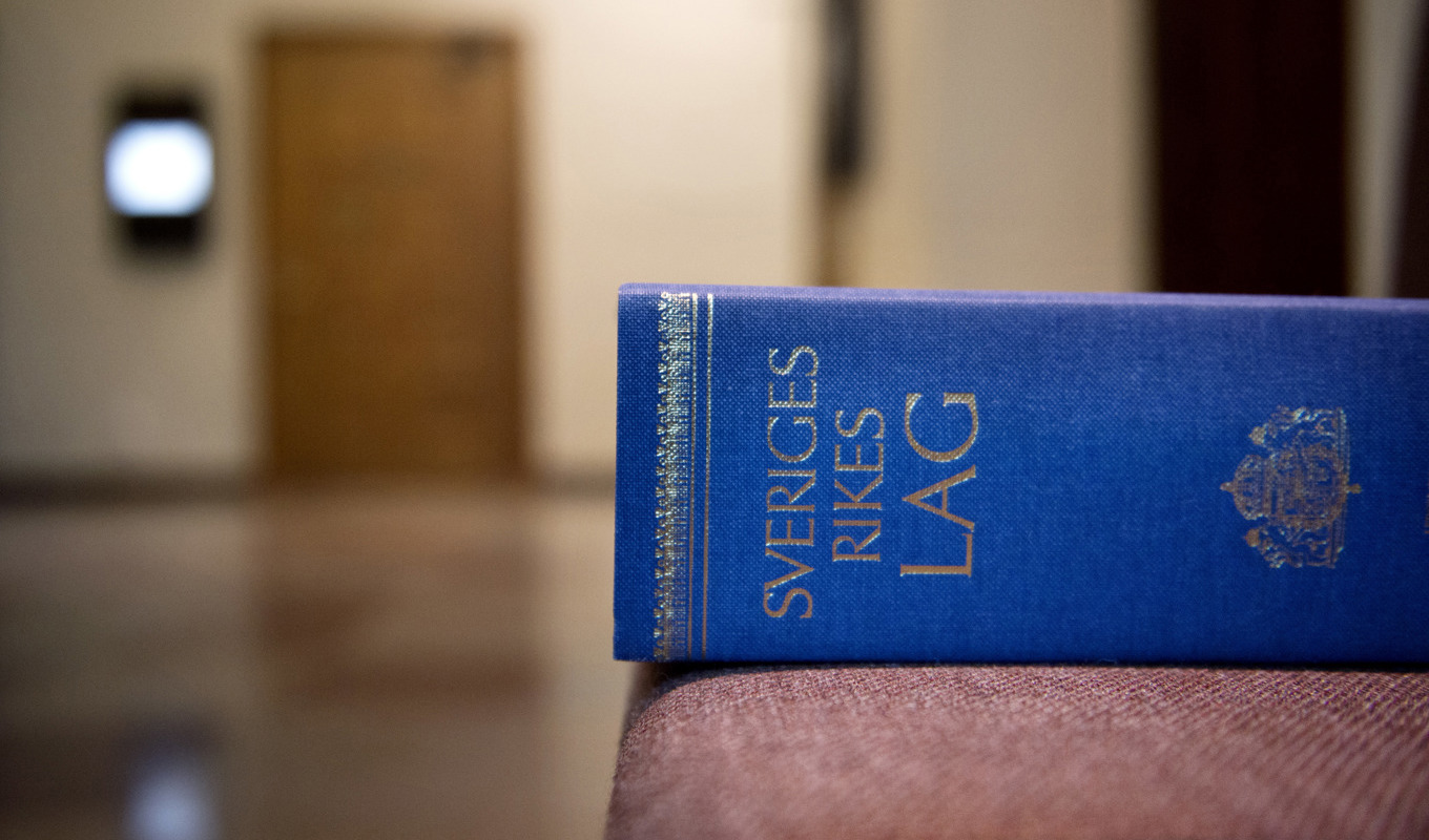 En man har åtalats sedan det började brinna när han lagade mat. Arkivbild. Foto: Jessica Gow/TT