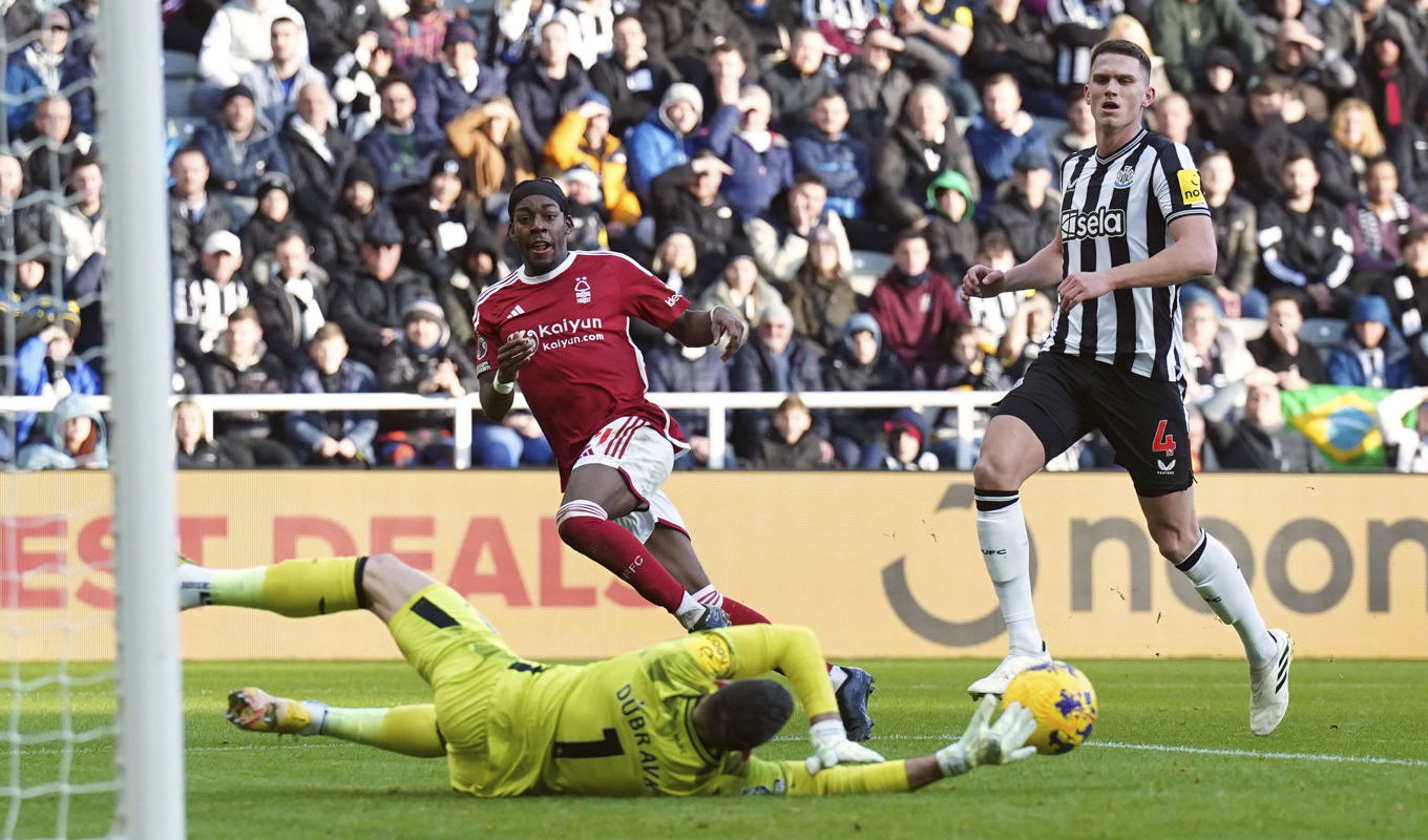 Anthony Elanga låg bakom Forests vändning. Foto: Owen Humphreys/AP/TT