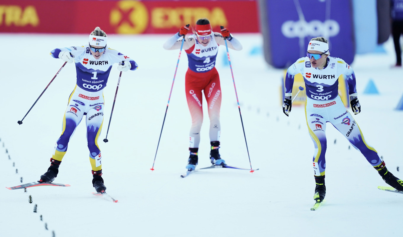 Linn Svahn, till höger, var snabbast i sprinten. Foto: Terje Pedersen/NTB/TT
