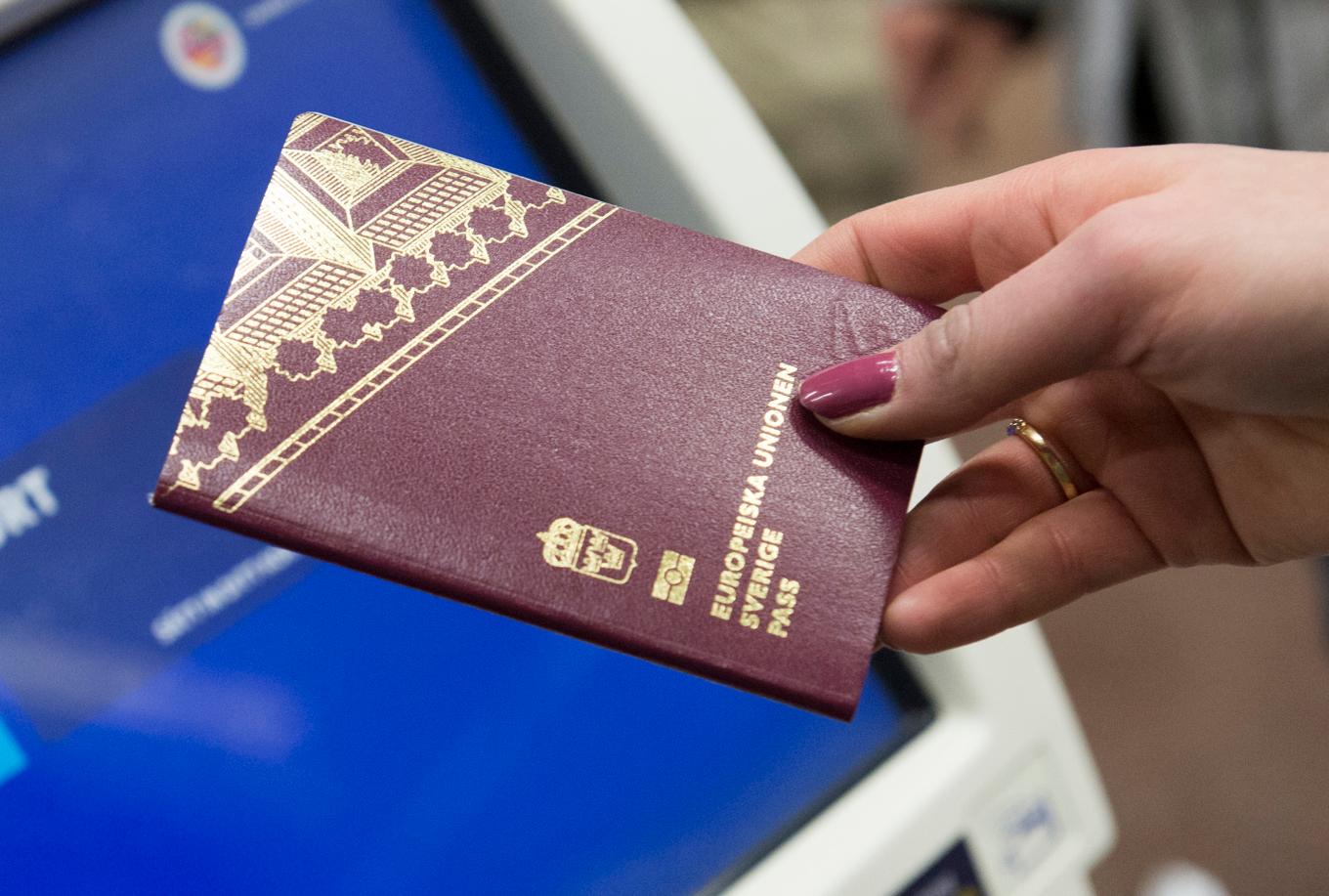 Med ett svenskt pass kan man nu resa till 193 länder utan visum. Arkivbild. Foto: Fredrik Sandberg/TT