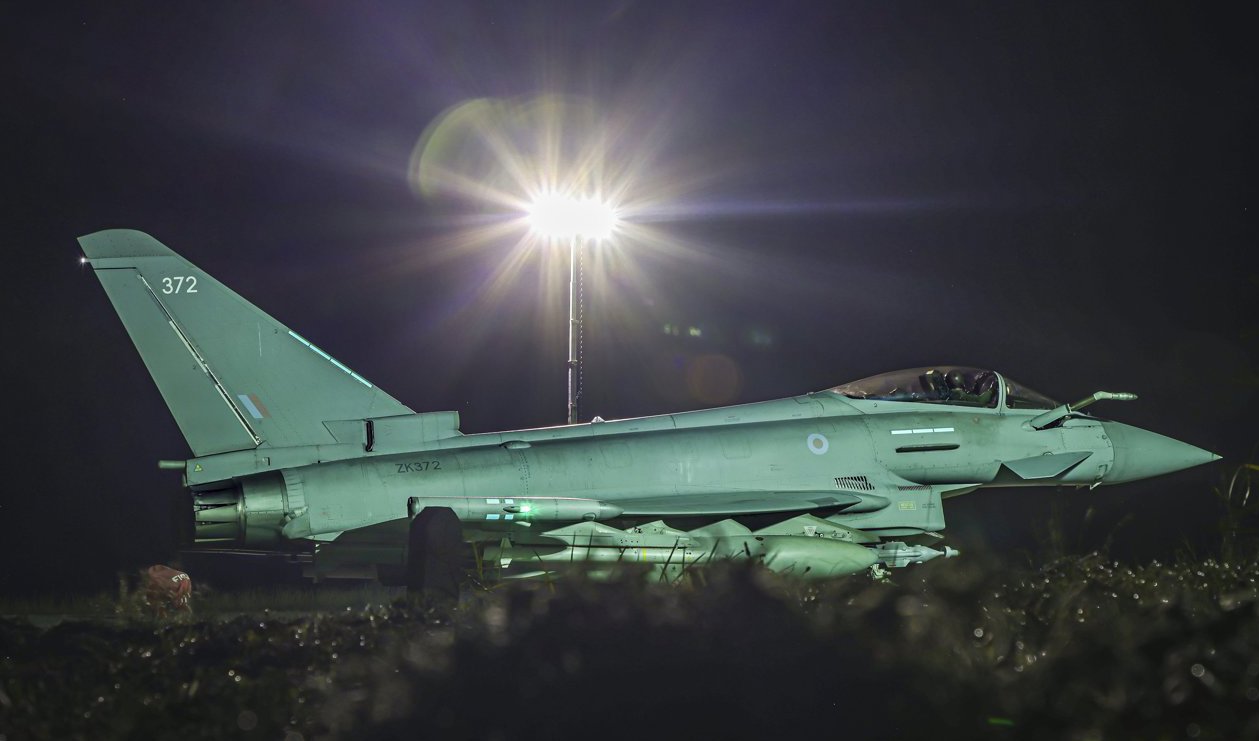 Brittiskt stridsflyg som återvänt till militärbas efter attacken mot Jemen. Bilden kommer från det brittiska försvarsdepartementet. Foto: AS1 Leah Jones, RAF via AP/TT