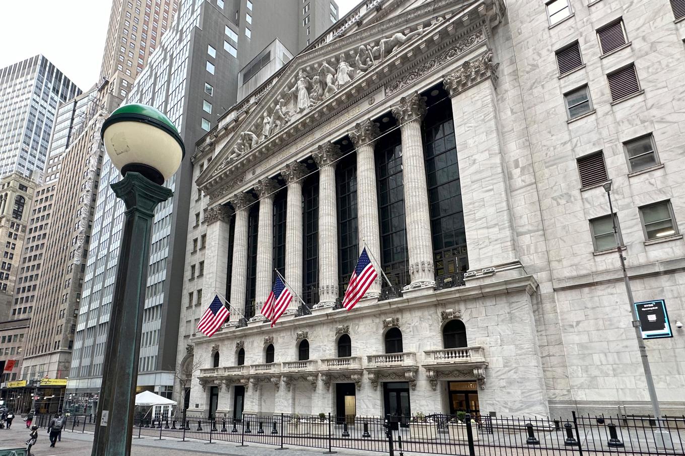 Exteriörbild på New York-börsen. Foto: Peter Morgan/AP/TT