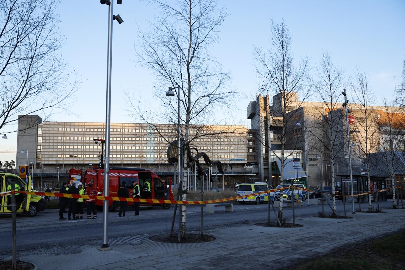Polis och räddningstjänst larmades till Säkerhetspolisens högkvarter i Solna i fredags. Arkivbild. Foto: Fredrik Persson/TT