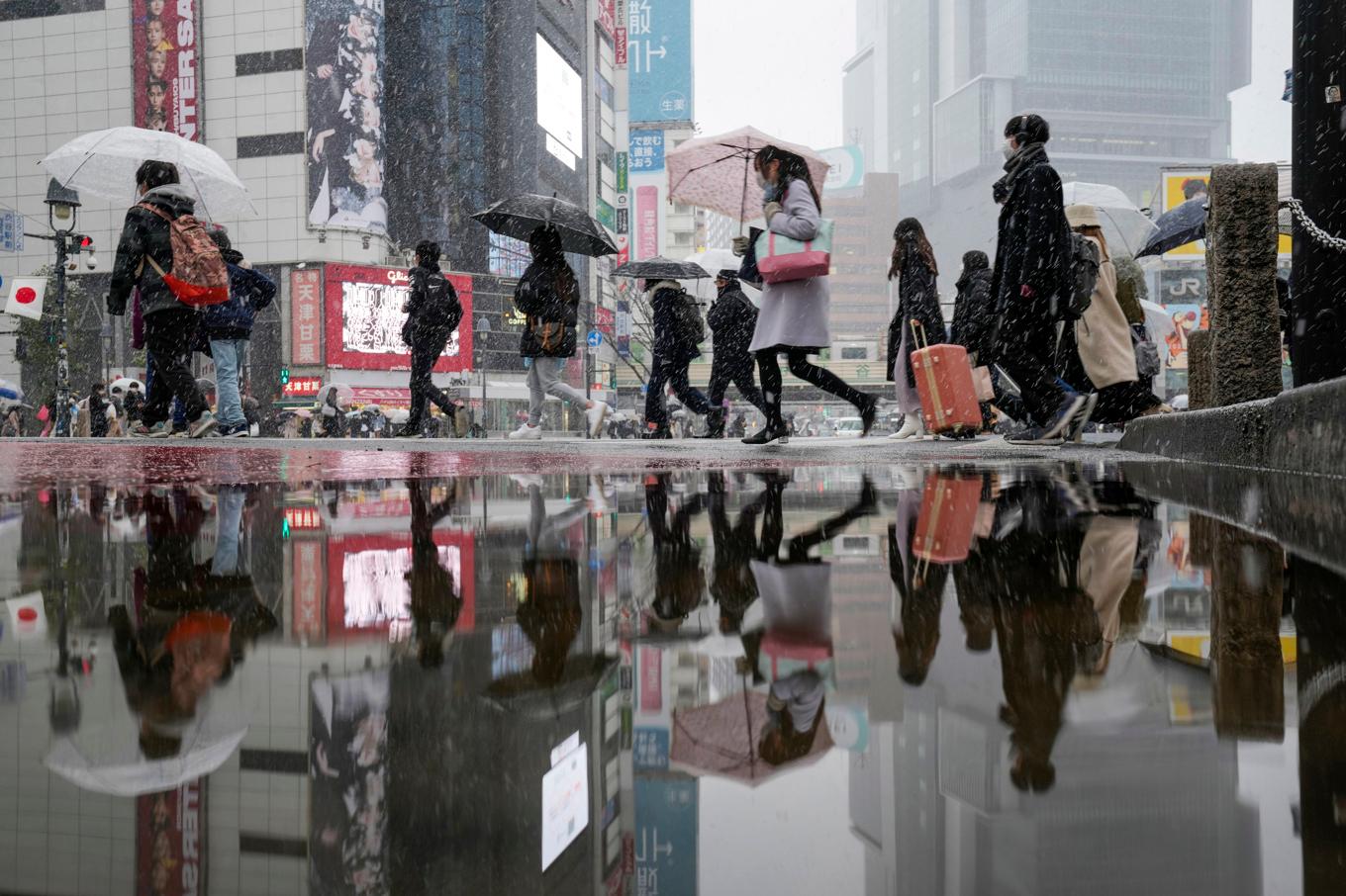 Börsen handlades nedåt i den inledande handeln i Tokyo. Arkivbild. Foto: Kiichiro Sato/AP/TT