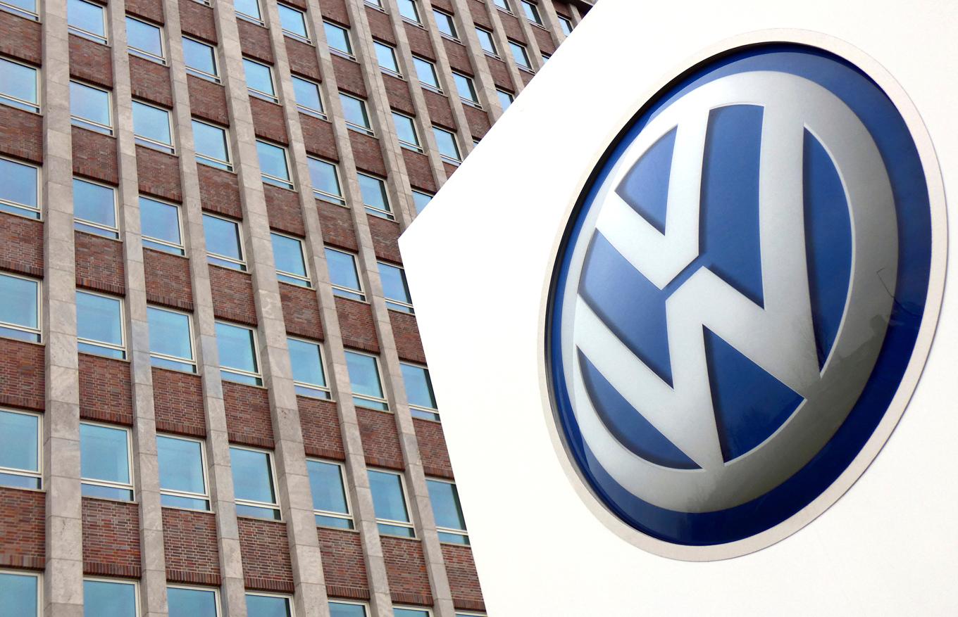 Tyska Volkswagen räknar med dämpad tillväxt i försäljningen efter oväntat starkt 2023. Arkivbild Foto: Michael Sohn AP/TT