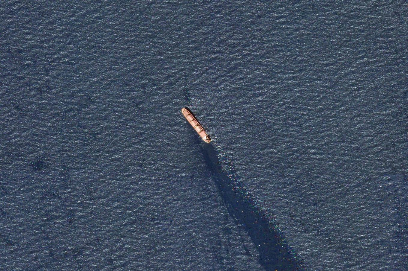 Satellitbild på Rubymar i södra Röda havet den 20 februari, läckandes olja. Arkivbild. Foto: Planet Labs PBC/AP/TT