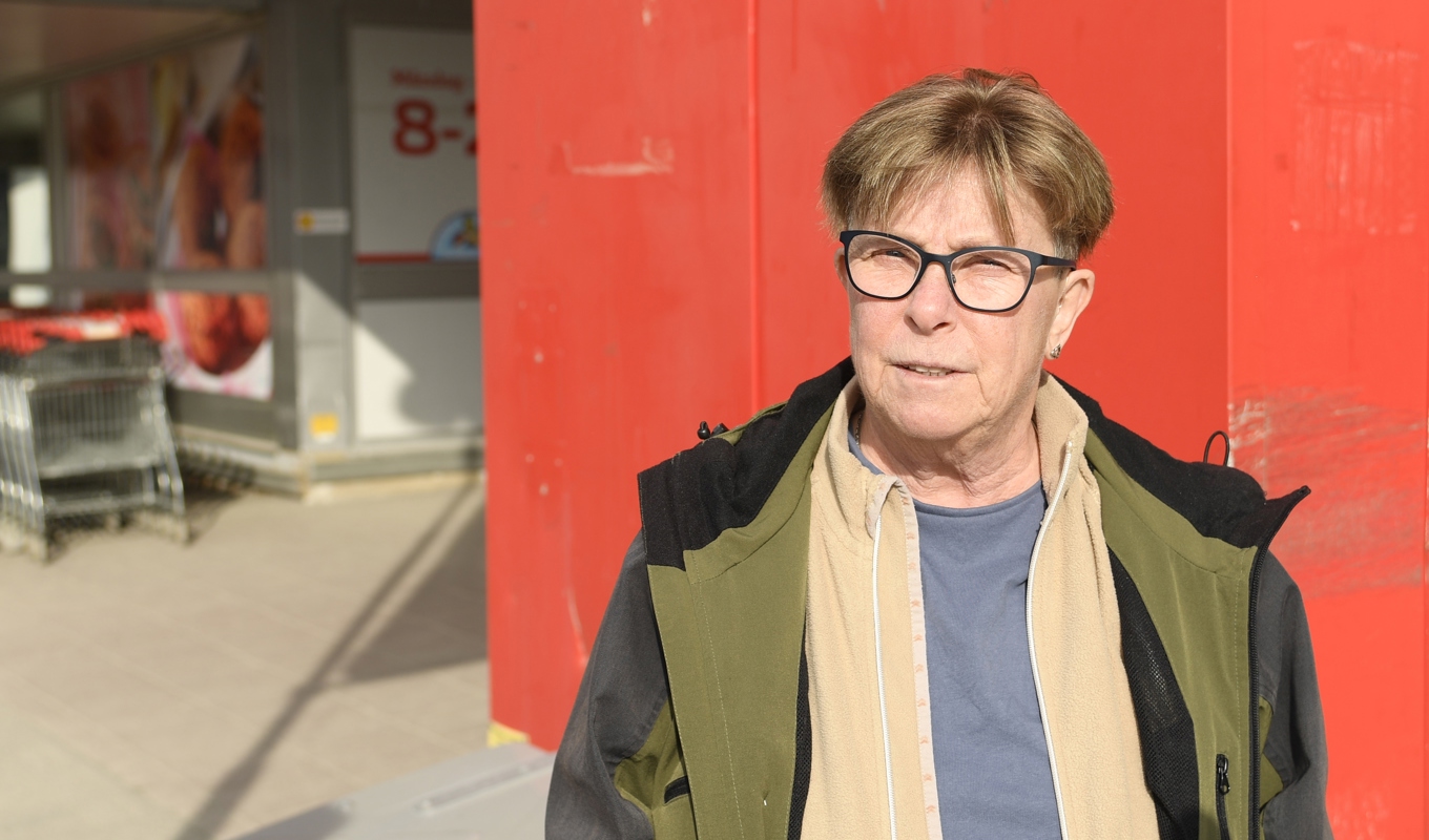 Marie Friberg ser att priserna gått upp generellt i matbutikerna och brukar titta efter extrapriser när hon går och handlar. Foto: Henrik Gustafsson Nicander/TT