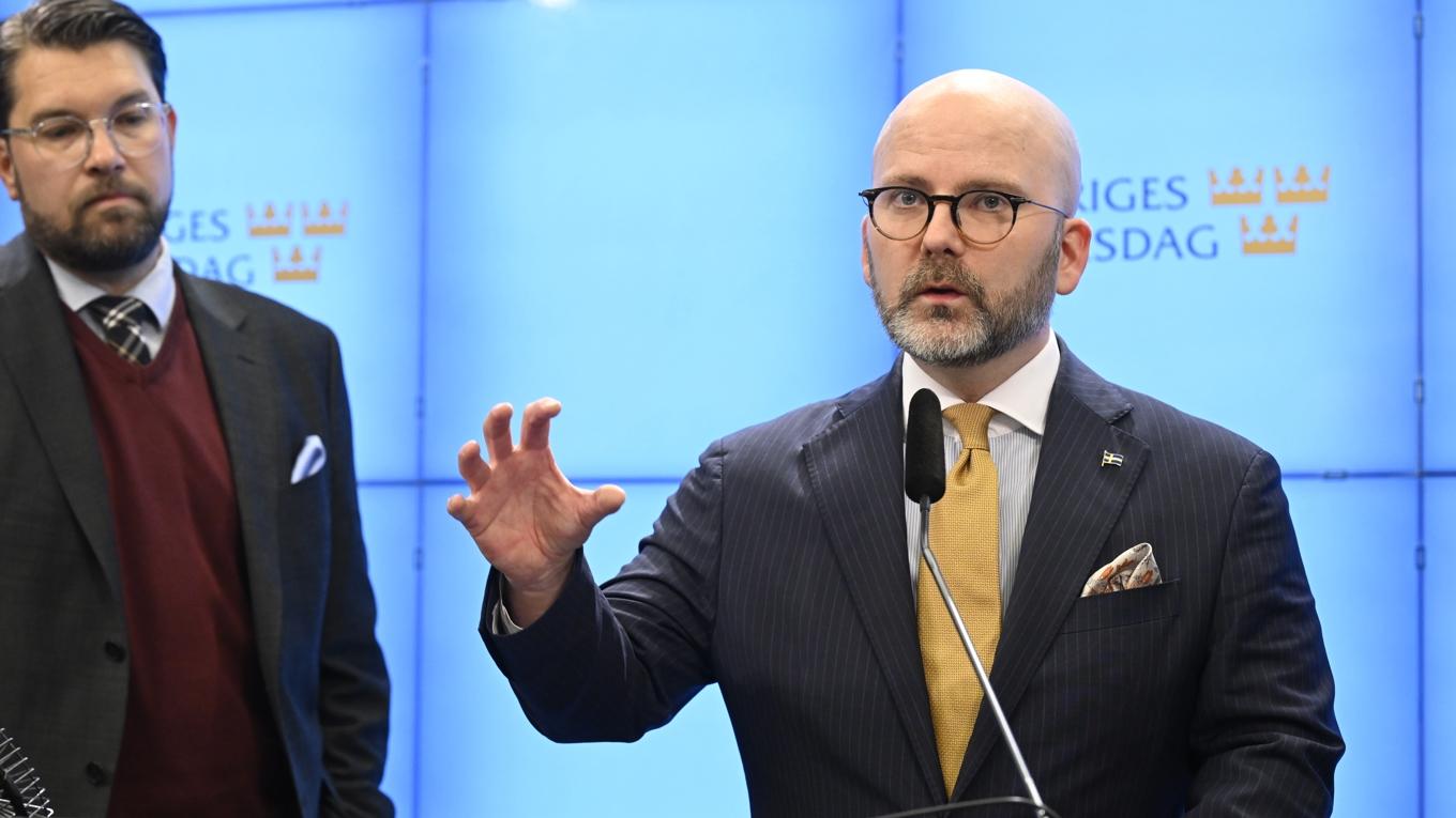 Sverigedemokraternas partiledare Jimmie Åkesson och EU-parlamentarikern Charlie Weimers från samma parti. Arkivbild. Foto: Jessica Gow/TT