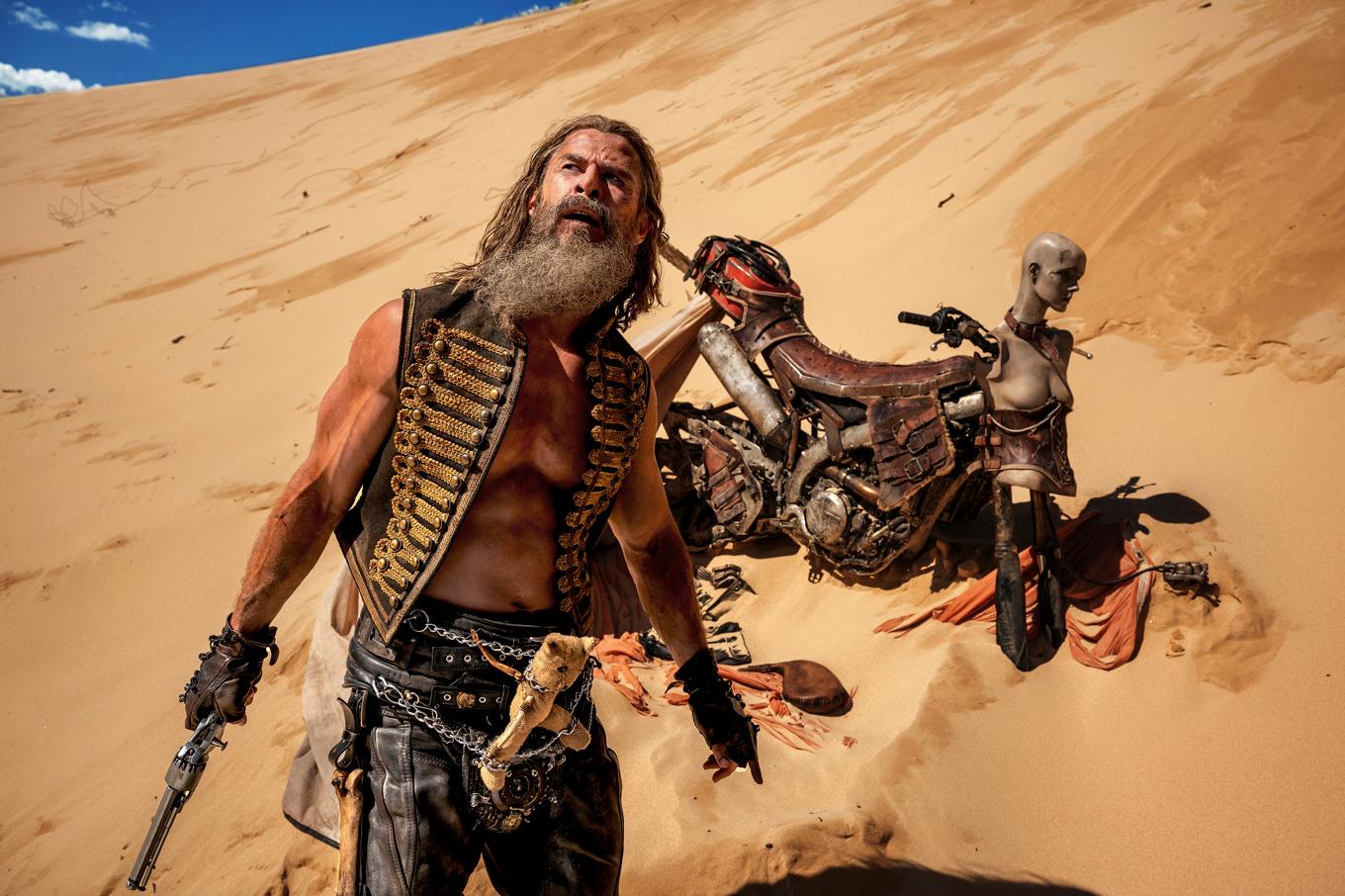 Chris Hemsworth i "Furiosa: A Mad Max saga" som får världspremiär i Cannes senare i vår. Pressbild. Foto: Warner Bros.