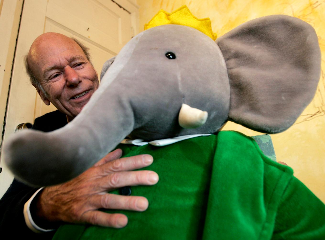 Laurent de Brunhoff, som skrev och illustrerade flera böcker om sagoelefanten Babar, blev 98 år. Arkivbild. Foto: Nathan Denette/AP/TT