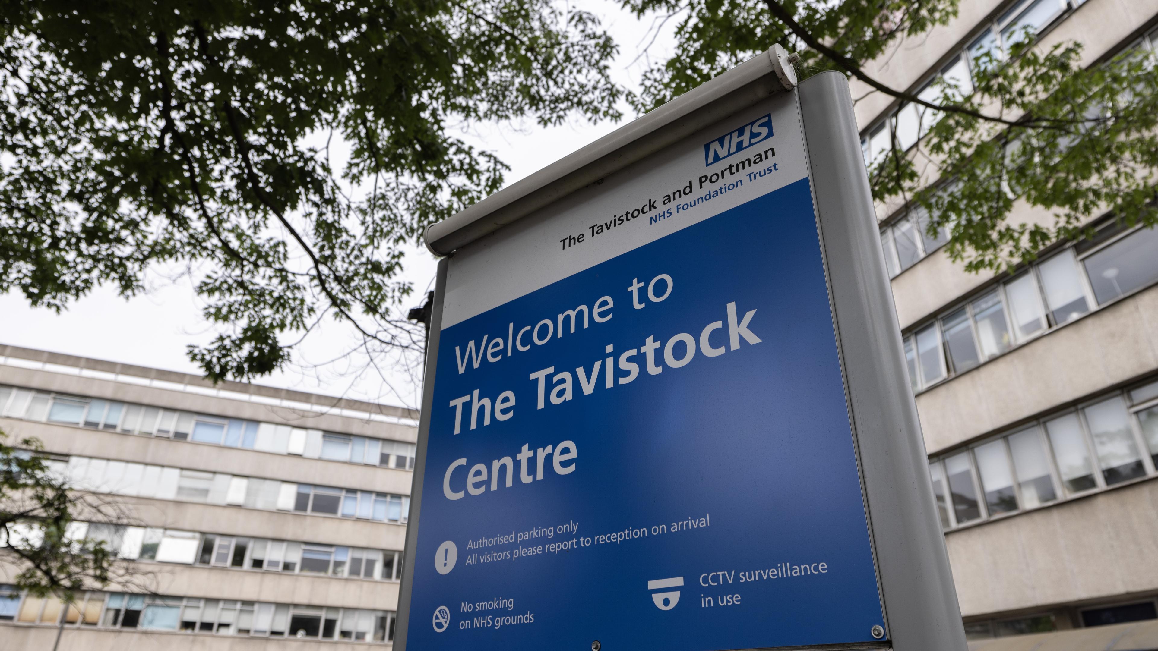 På bilden ses NHS Englands Tavistock Centre som sysslade med könsrelaterade frågor bland unga i Storbritannien. Efter en rapport av barnläkaren Hilary Cass tvingades centret stänga våren 2023. Foto: Dan Kitwood/Getty Images