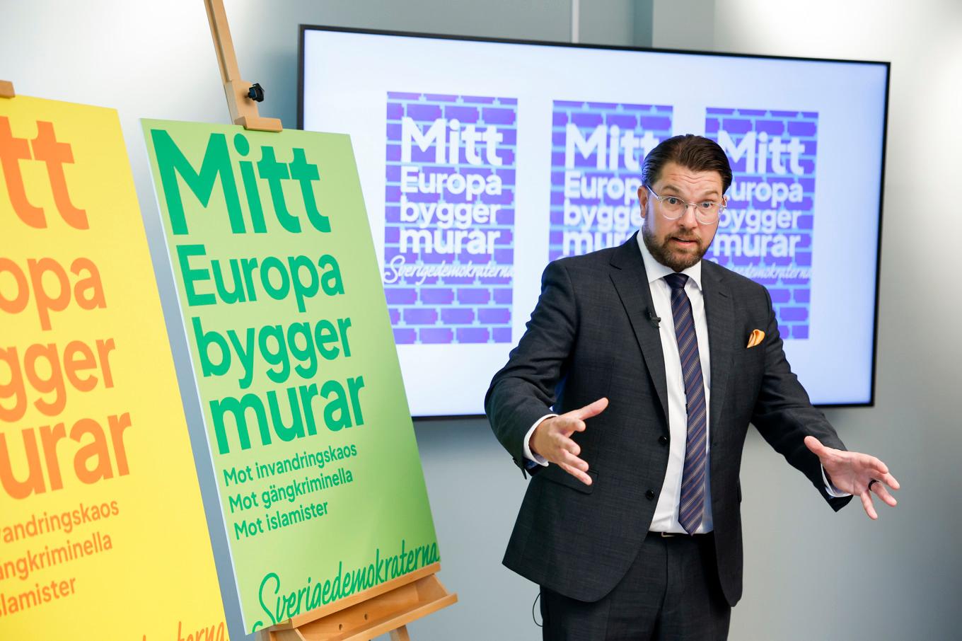 Sverigedemokraternas partiledare Jimmie Åkesson (SD) presenterar partiets kampanjbudskap och valaffischer. Foto: Christine Olsson/TT