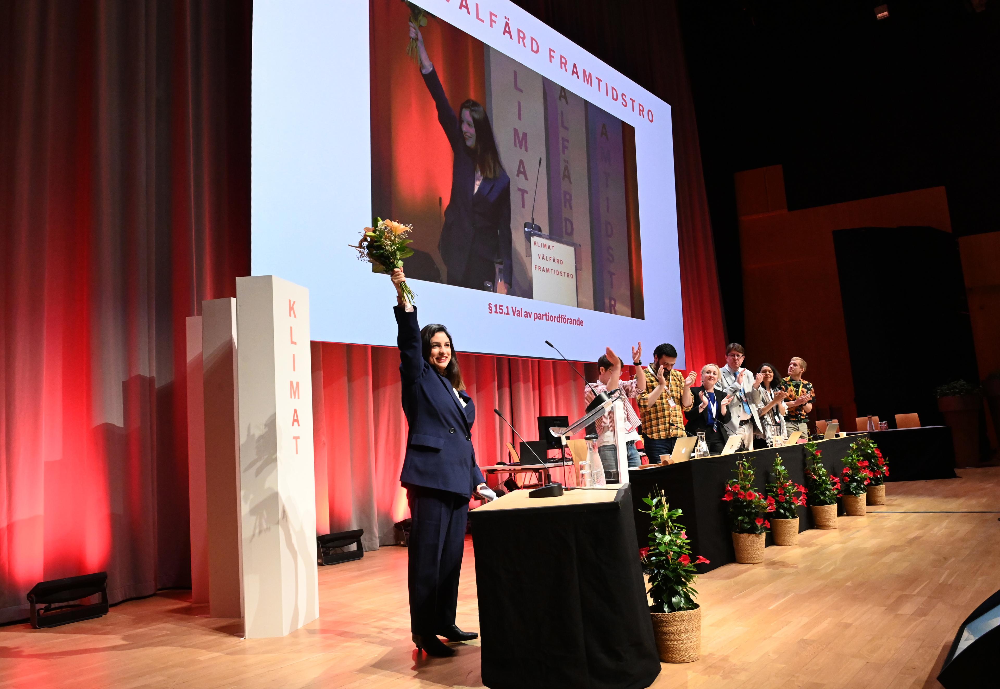 Nooshi Dadgostar väljs om till partiordförande under Vänsterpartiets kongress i Jönköping. Foto: Anna Hållams/TT