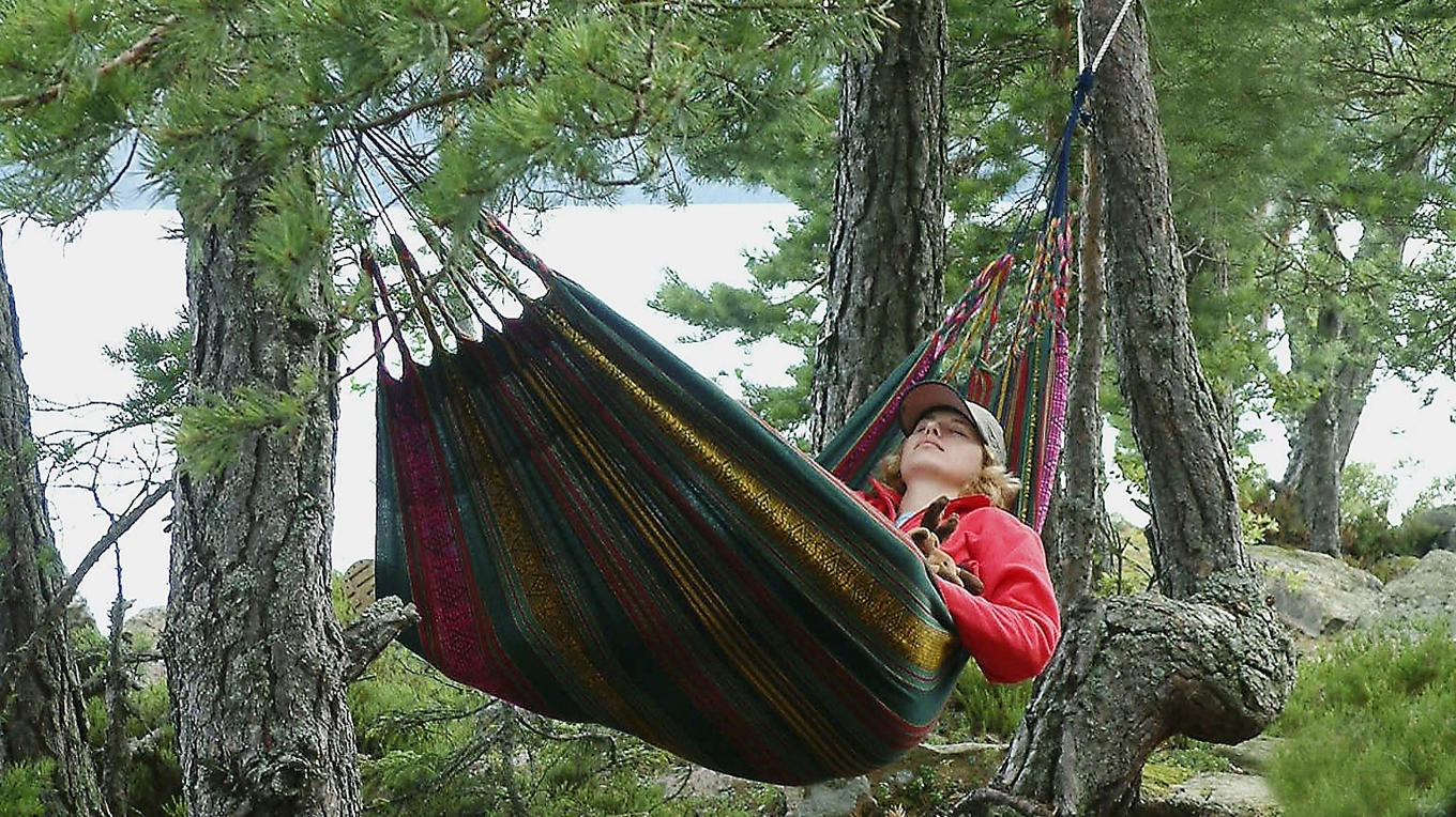 Att göra livsstilsförändringar under stress är svårt. Börja därför med att lägga till goda avslappningsvanor, så kommer snart resten av sig självt. Foto: Muriel Lasure/Shutterstock