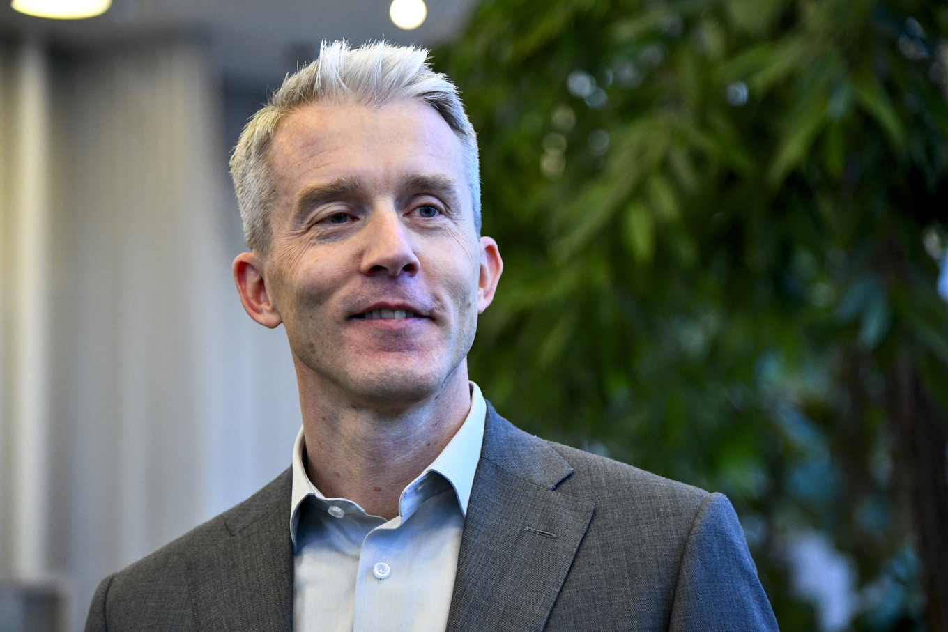 Per Narvinger, chef för Ericssons affärsområde Networks, intervjuas på huvudkontoret i Kista i samband med delårsrapporten. Foto: Lars Schröder/TT