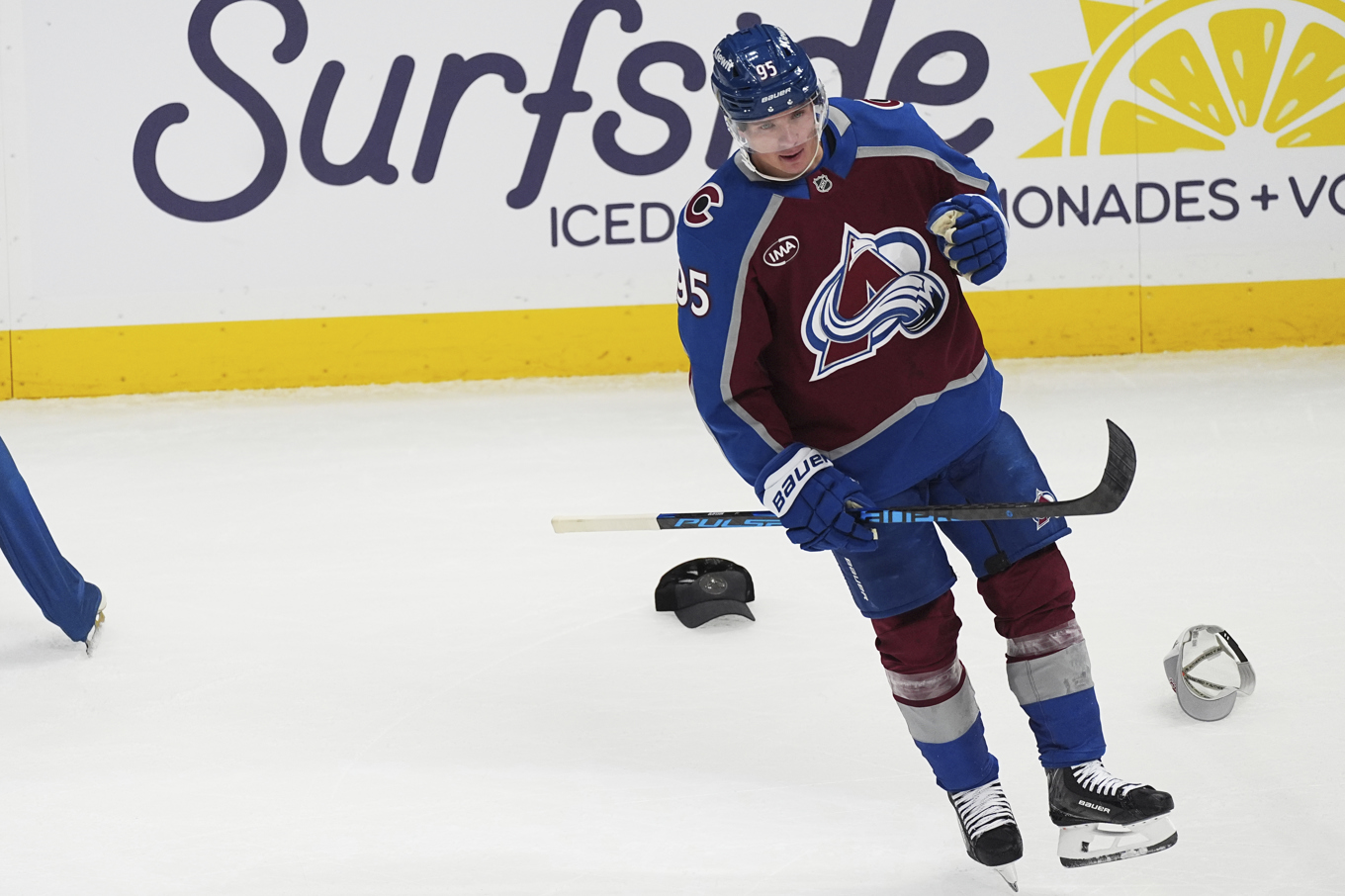 Svensken Victor Olofsson storspelade för sitt Colorado i nattens match. Foto: David Zalubowski/AP/TT