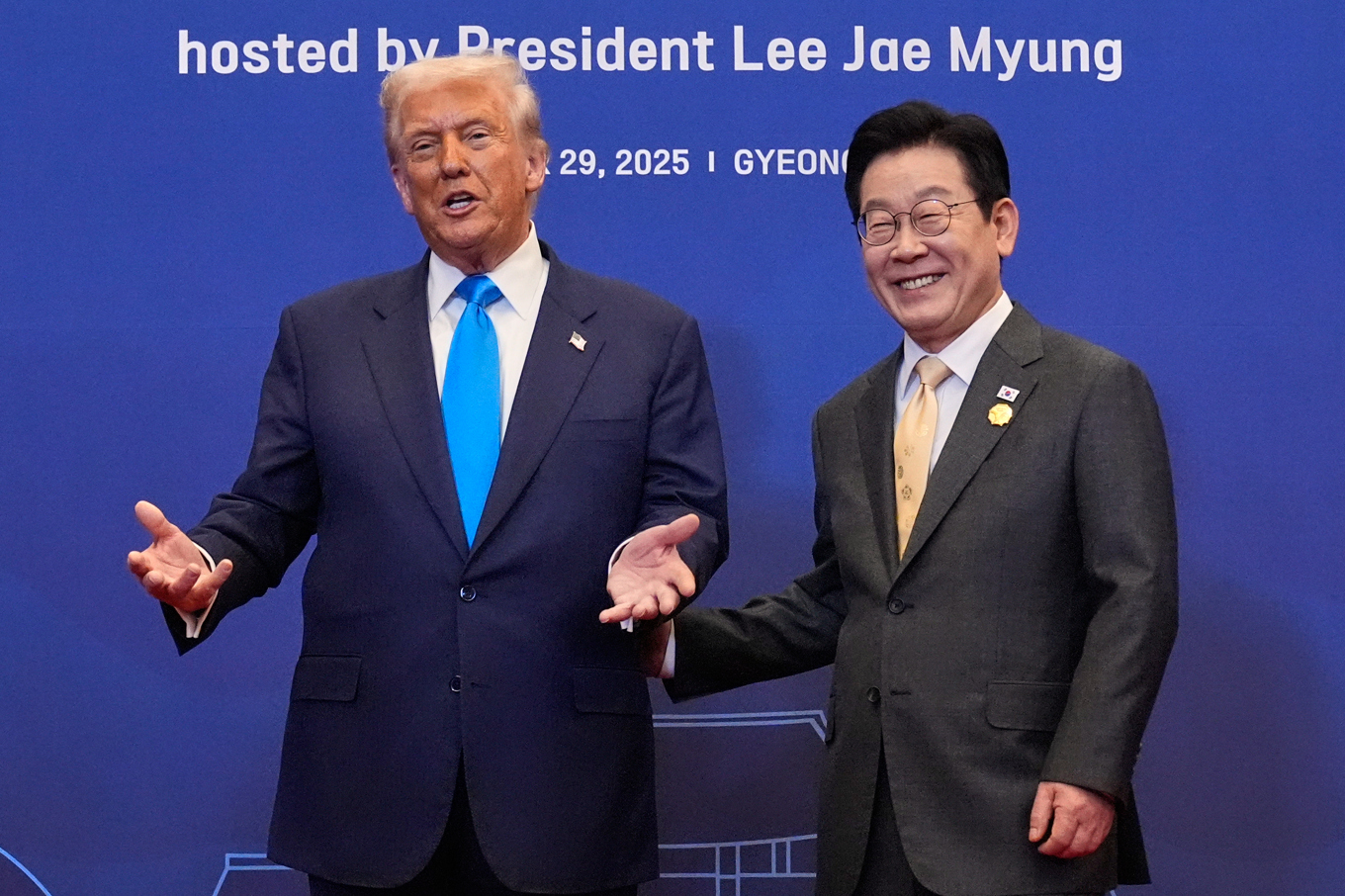 President Donald Trump och Sydkoreas president Lee Jae Myung. Foto: Mark Schiefelbein/AP