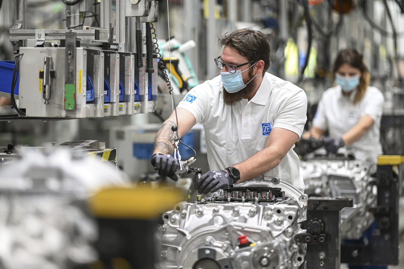 Skift läggs ned på ZF Friedrichshafens stora fabrik i Schweinfurt, Tyskland, på grund av halvledarbrist. Arkivbild Foto: Felix Kaestle AP/TT
