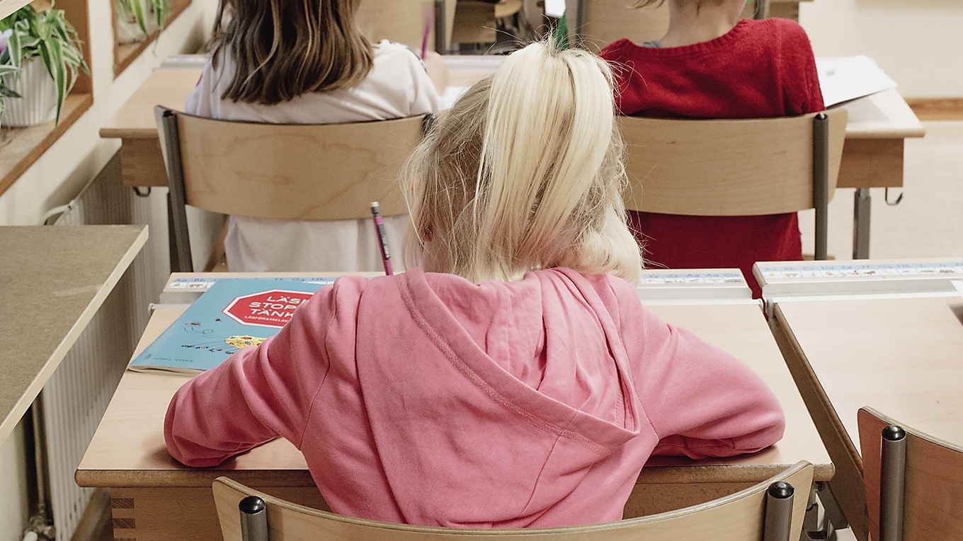 Skolans uppgift är att ge eleverna kunskap och lära dem att tänka rationellt, skriver Inger Enkvist. Foto: David Ramos/Getty Images