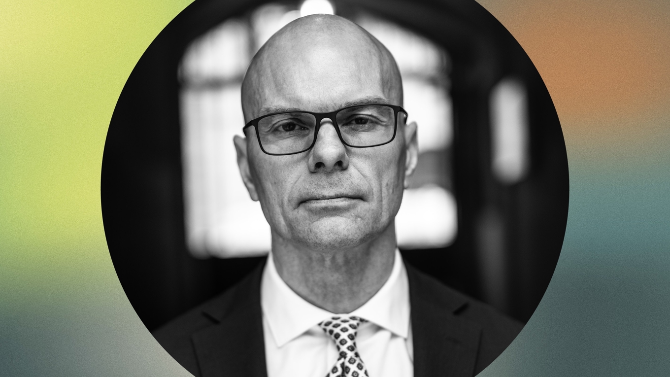 Stefan Olafsson föreläser i Skellefteå. Foto: Pressbild