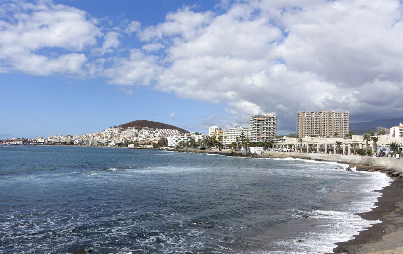 Stranden i staden Los Cristianos på Teneriffa. Arkivbild. Foto: Marianne Løvland/NTB/TT